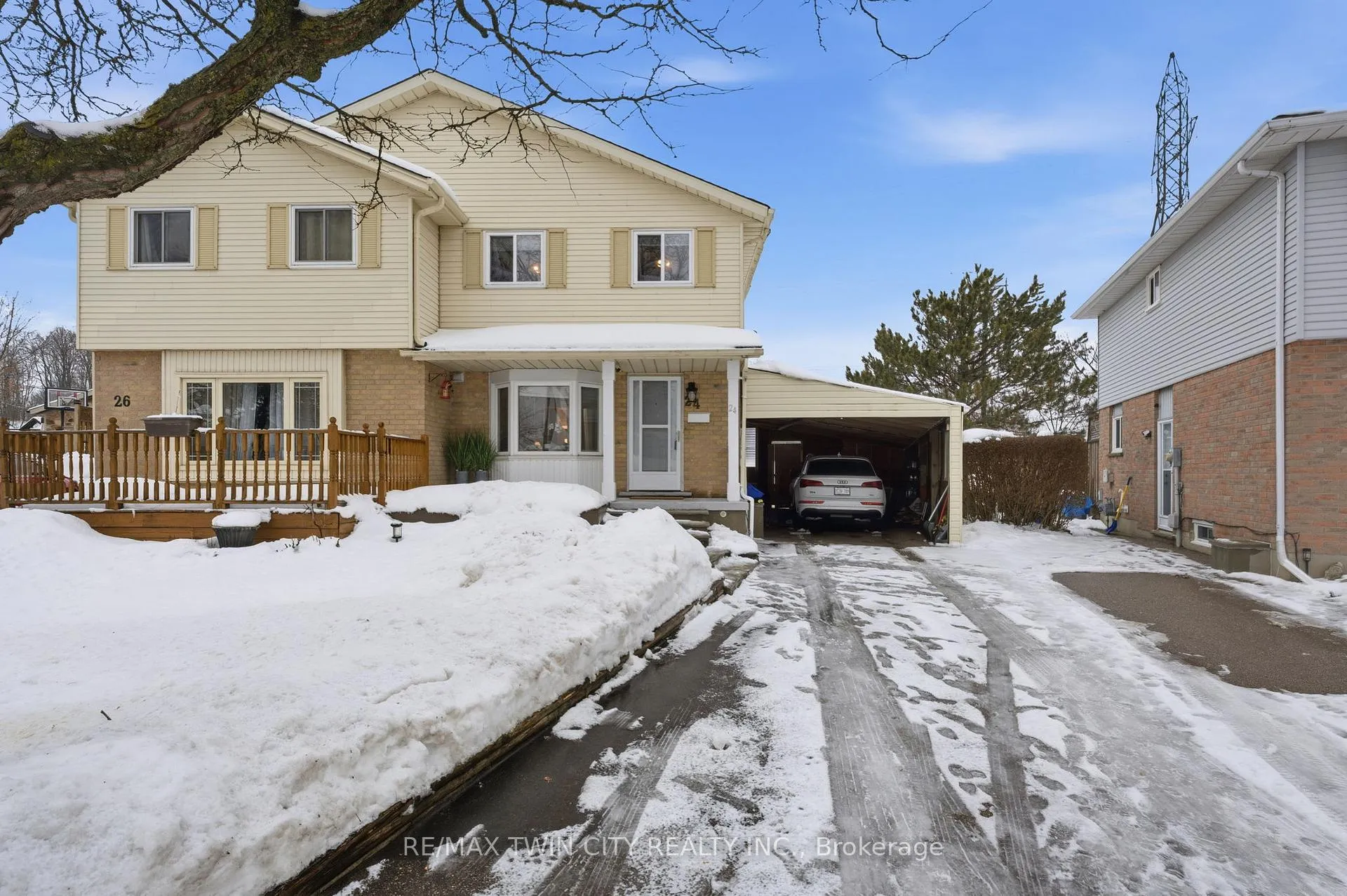 Photo 1 of 24 Catalina Court, Kitchener — HOMEH