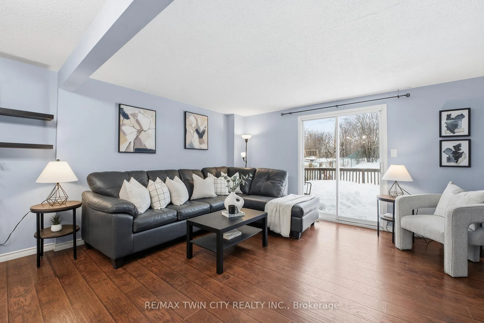 Photo 3 of 24 Catalina Court, Kitchener — HOMEH