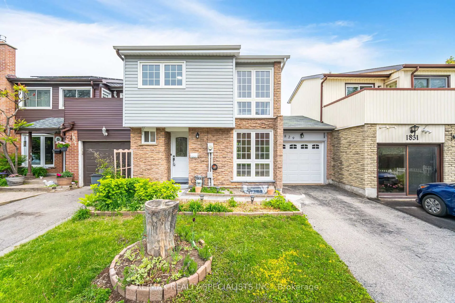 Photo 2 of 1829 Foleyet Crescent N, Pickering, Liverpool — HOMEH