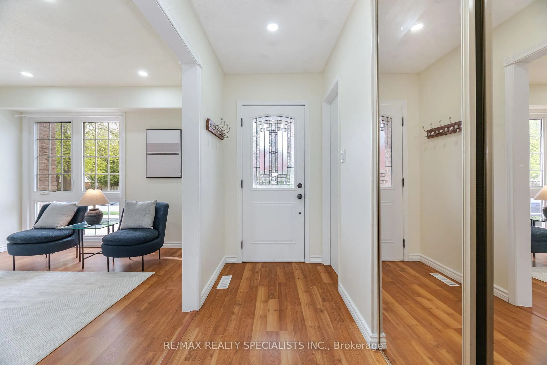 Photo 5 of 1829 Foleyet Crescent N, Pickering, Liverpool — HOMEH