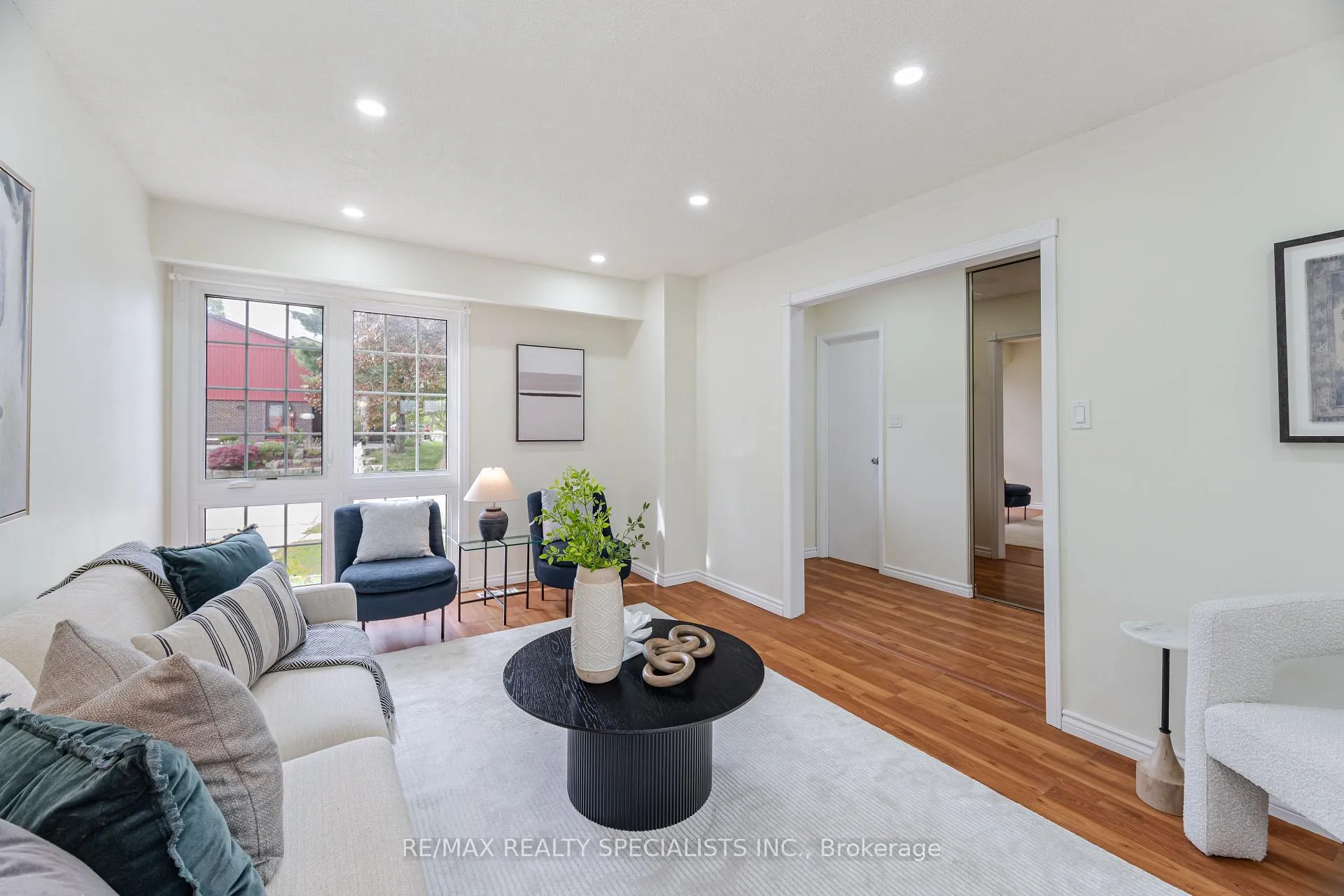Photo 7 of 1829 Foleyet Crescent N, Pickering, Liverpool — HOMEH