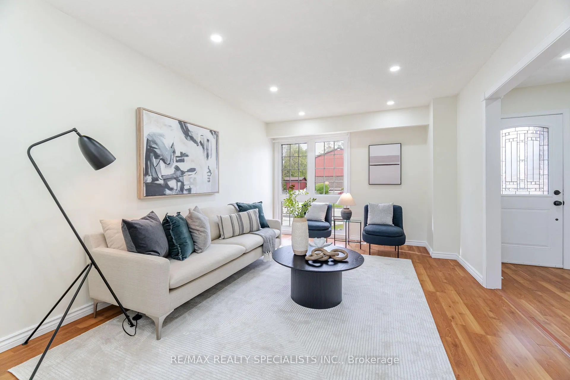 Photo 8 of 1829 Foleyet Crescent N, Pickering, Liverpool — HOMEH