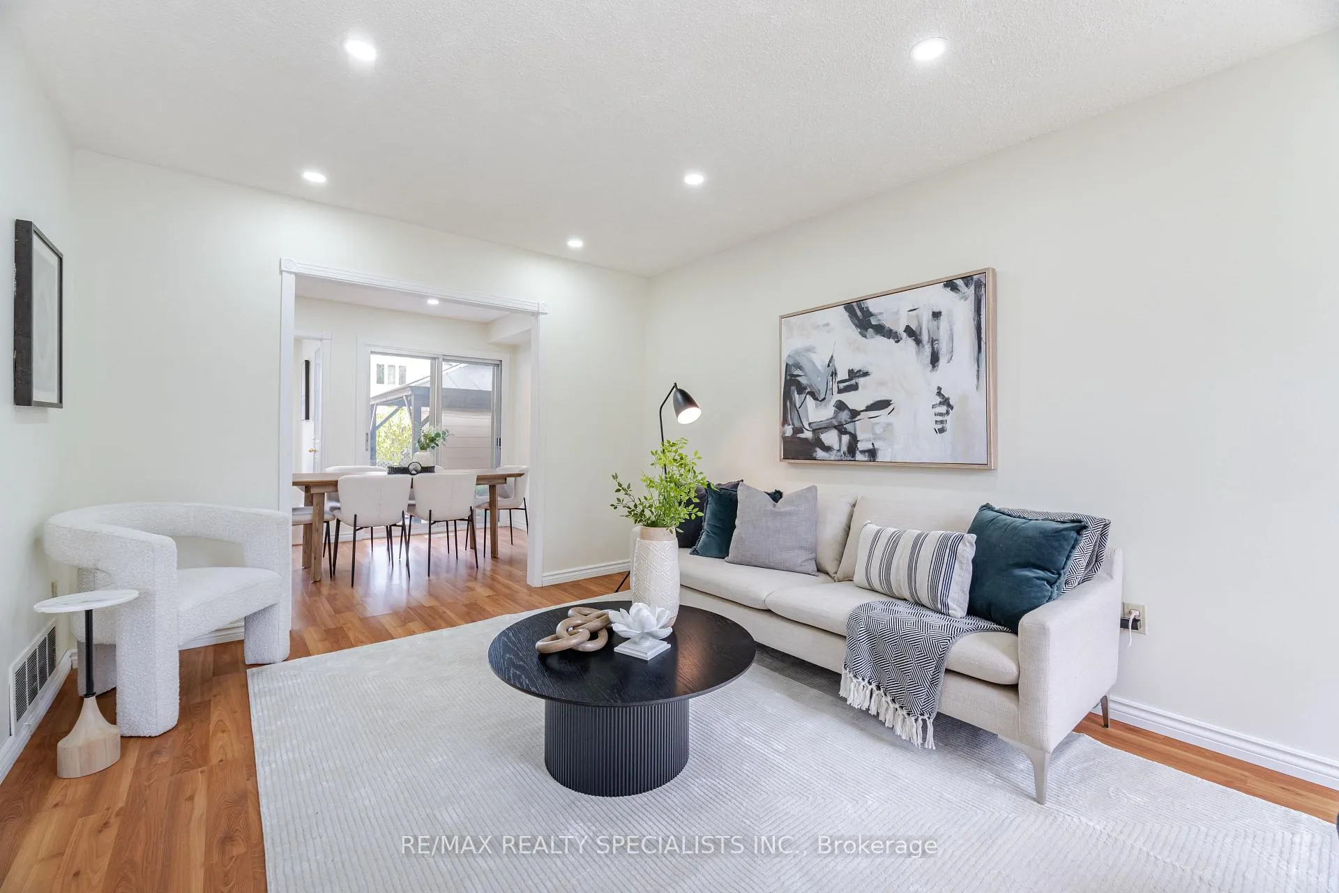 Photo 9 of 1829 Foleyet Crescent N, Pickering, Liverpool — HOMEH