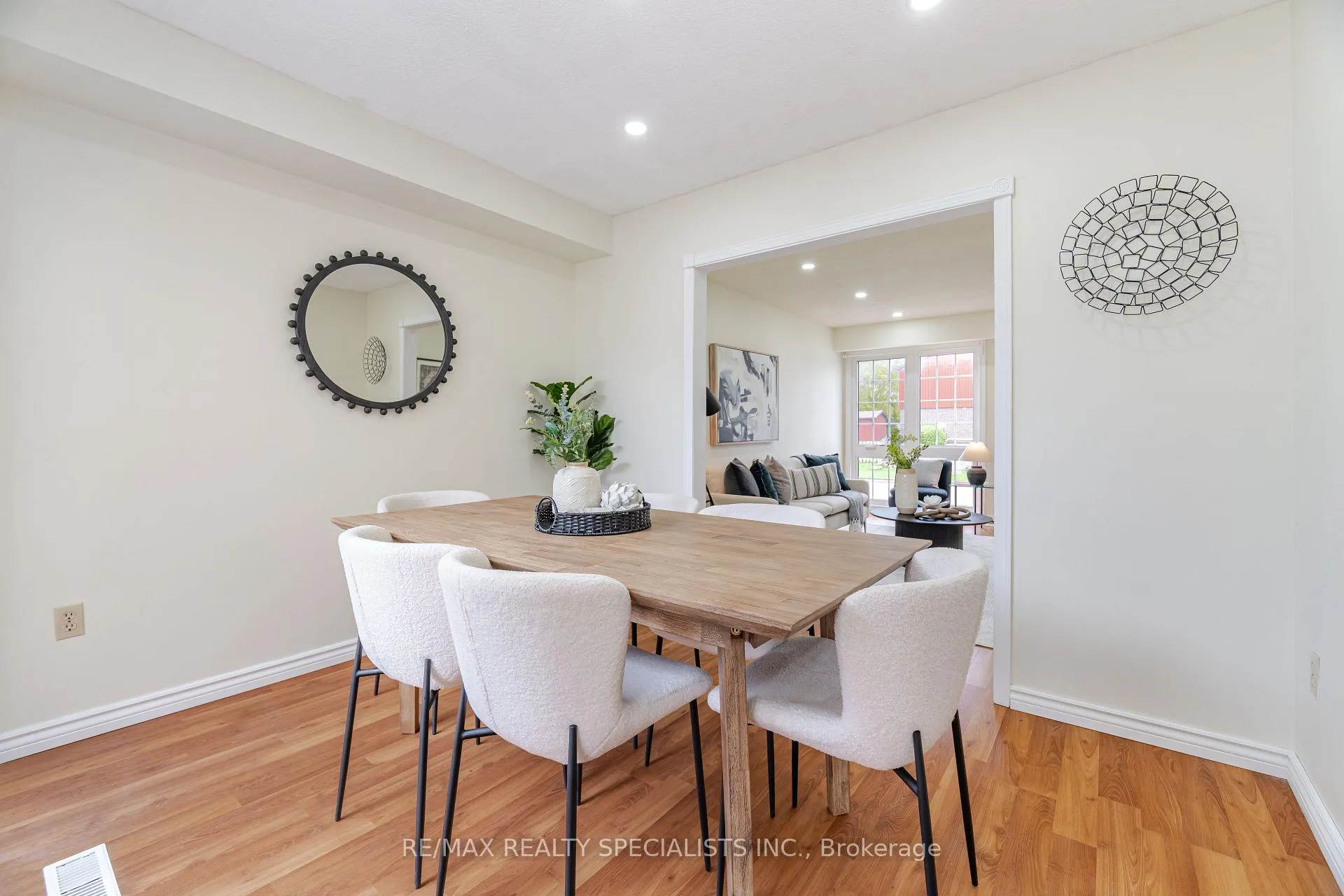 Photo 10 of 1829 Foleyet Crescent N, Pickering, Liverpool — HOMEH