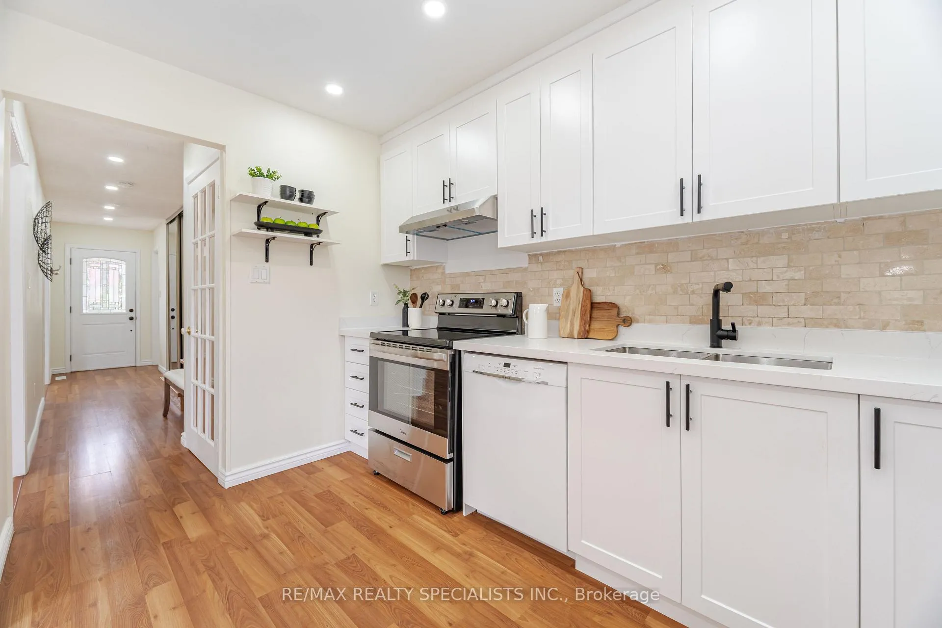 Photo 14 of 1829 Foleyet Crescent N, Pickering, Liverpool — HOMEH