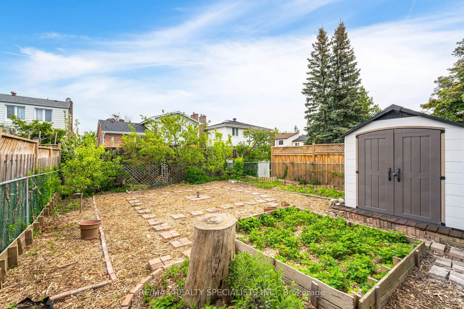 Photo 38 of 1829 Foleyet Crescent N, Pickering, Liverpool — HOMEH