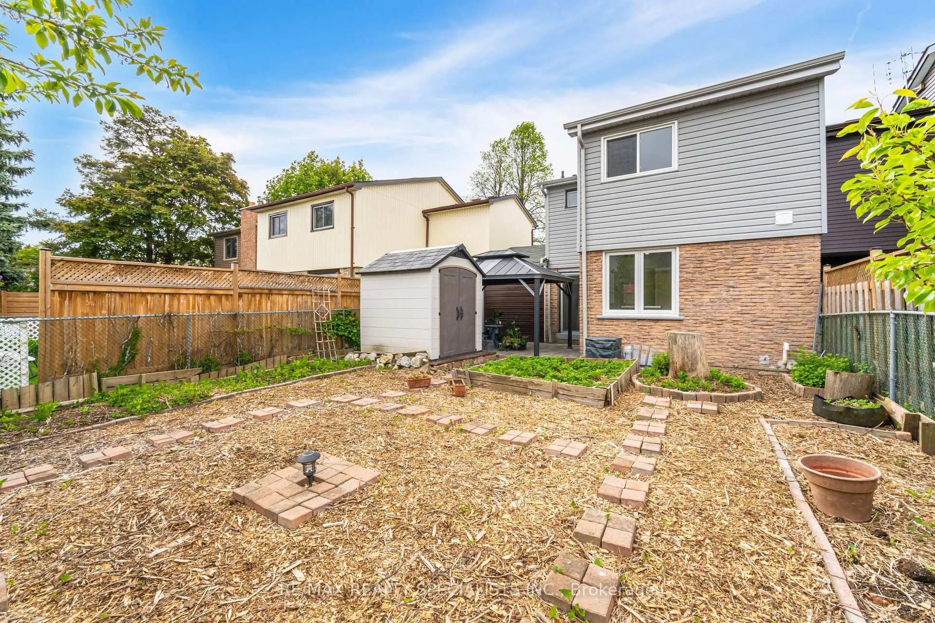 Photo 39 of 1829 Foleyet Crescent N, Pickering, Liverpool — HOMEH