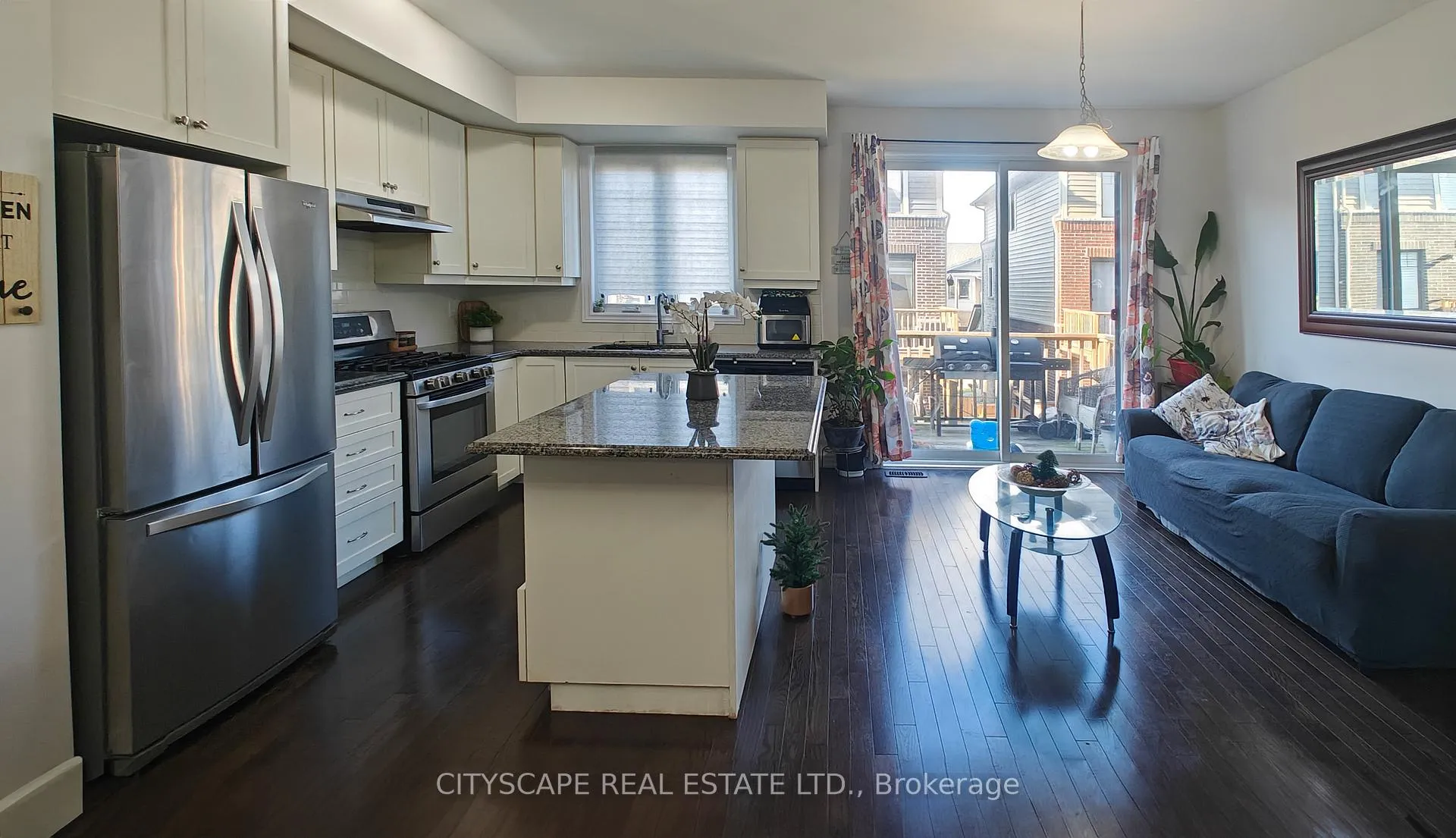 Photo 3 of 74 Esplanade Lane, Grimsby, Grimsby Beach — HOMEH