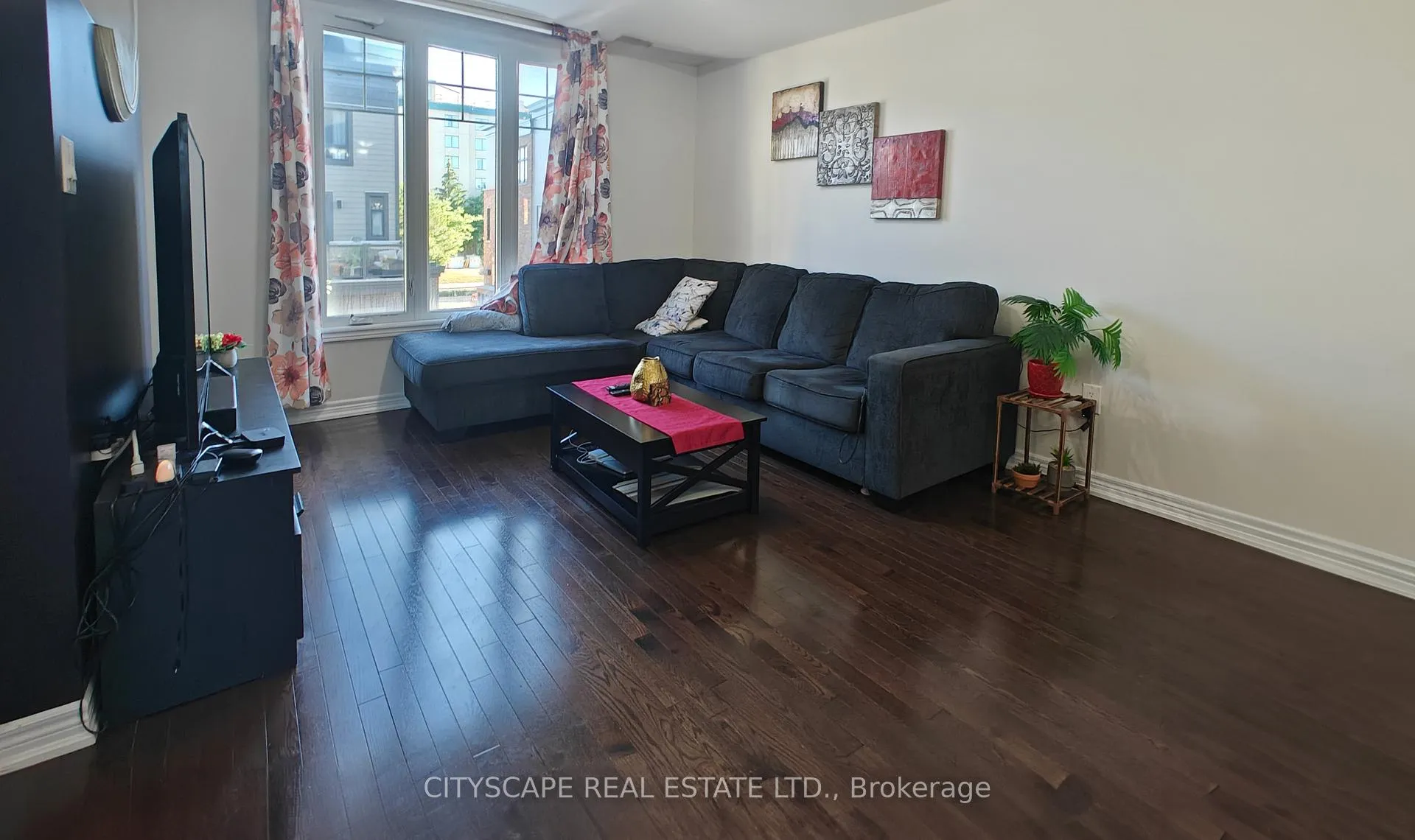 Photo 6 of 74 Esplanade Lane, Grimsby, Grimsby Beach — HOMEH