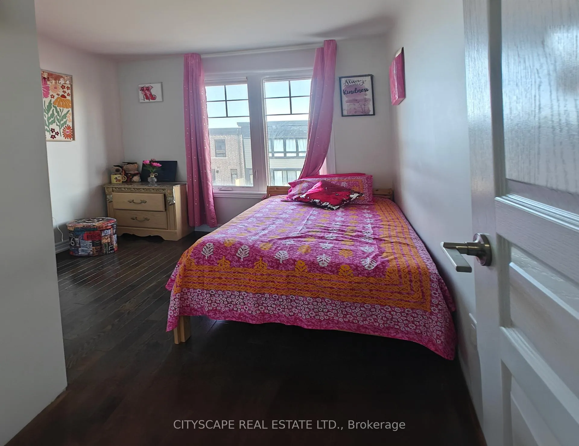 Photo 18 of 74 Esplanade Lane, Grimsby, Grimsby Beach — HOMEH