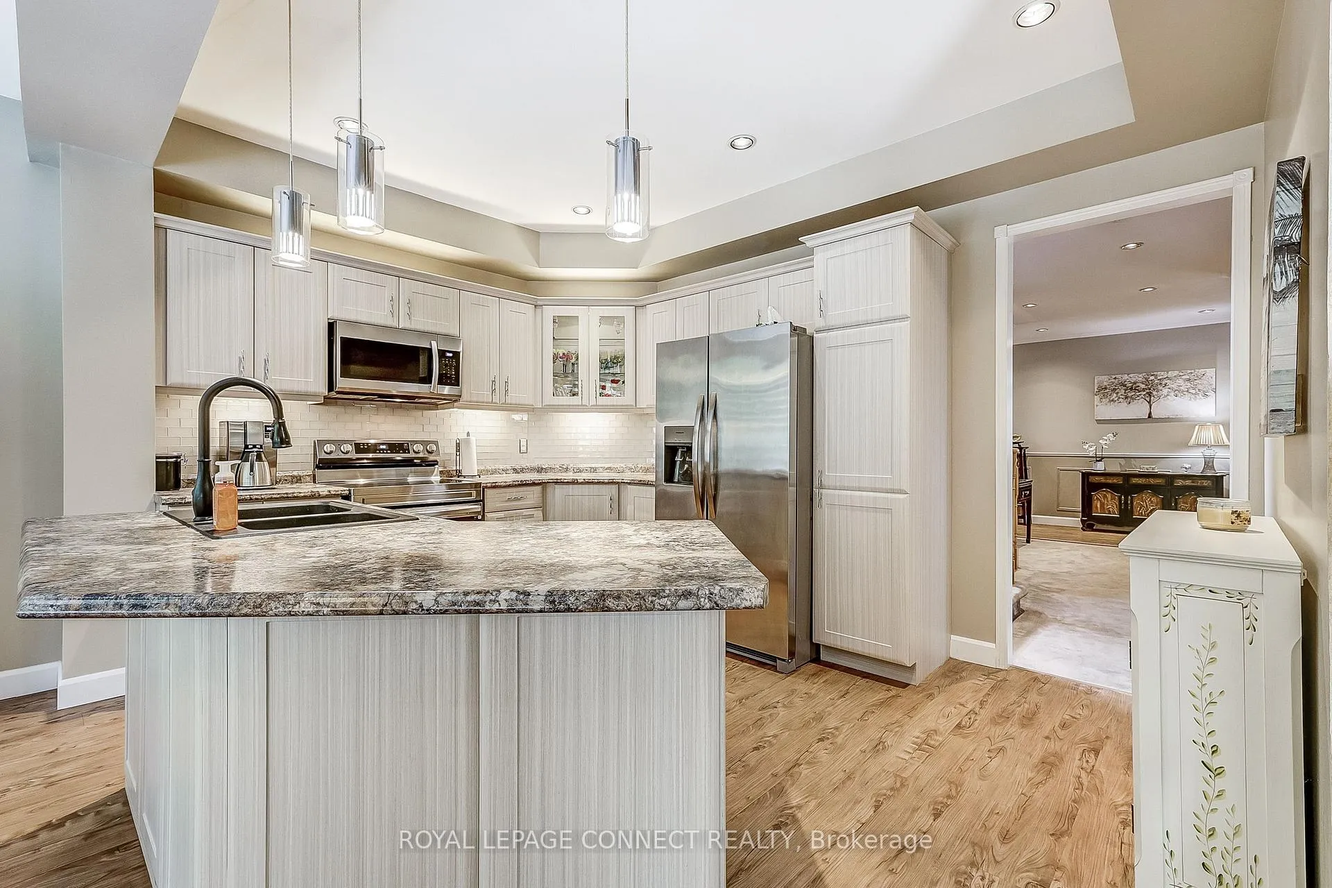 Photo 8 of 439 Woodsmere Crescent E, Pickering, Amberlea — HOMEH