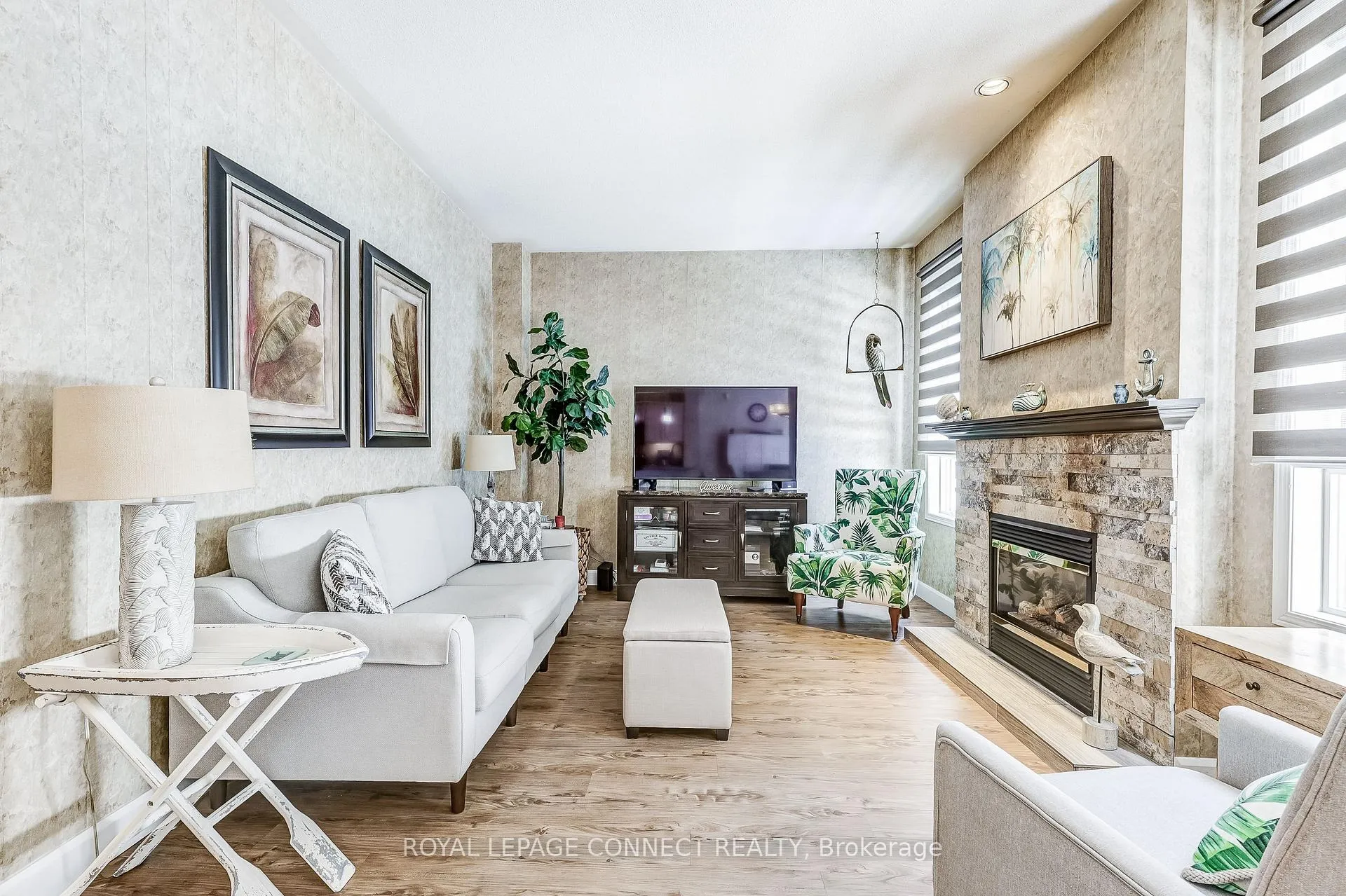Photo 10 of 439 Woodsmere Crescent E, Pickering, Amberlea — HOMEH