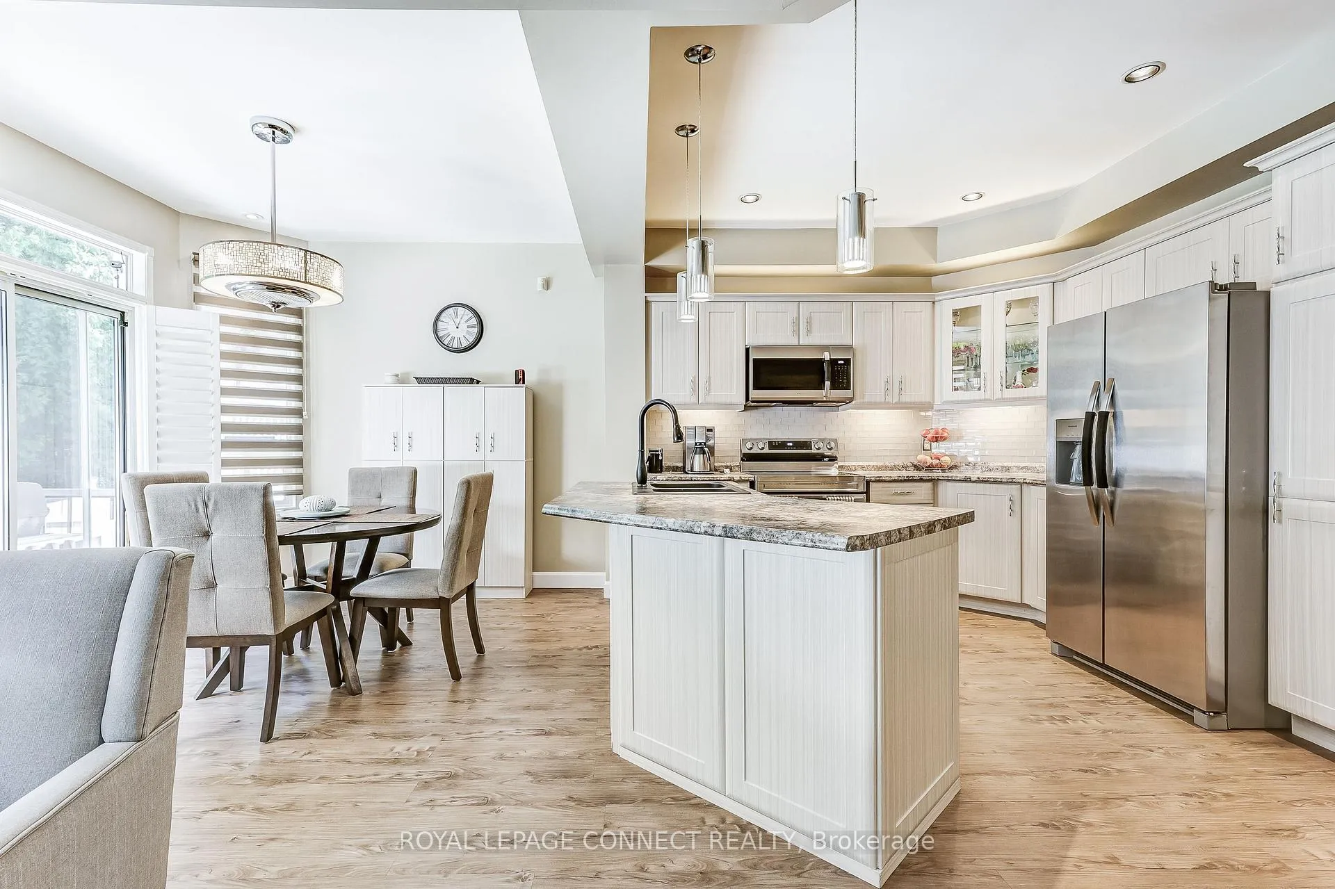 Photo 11 of 439 Woodsmere Crescent E, Pickering, Amberlea — HOMEH