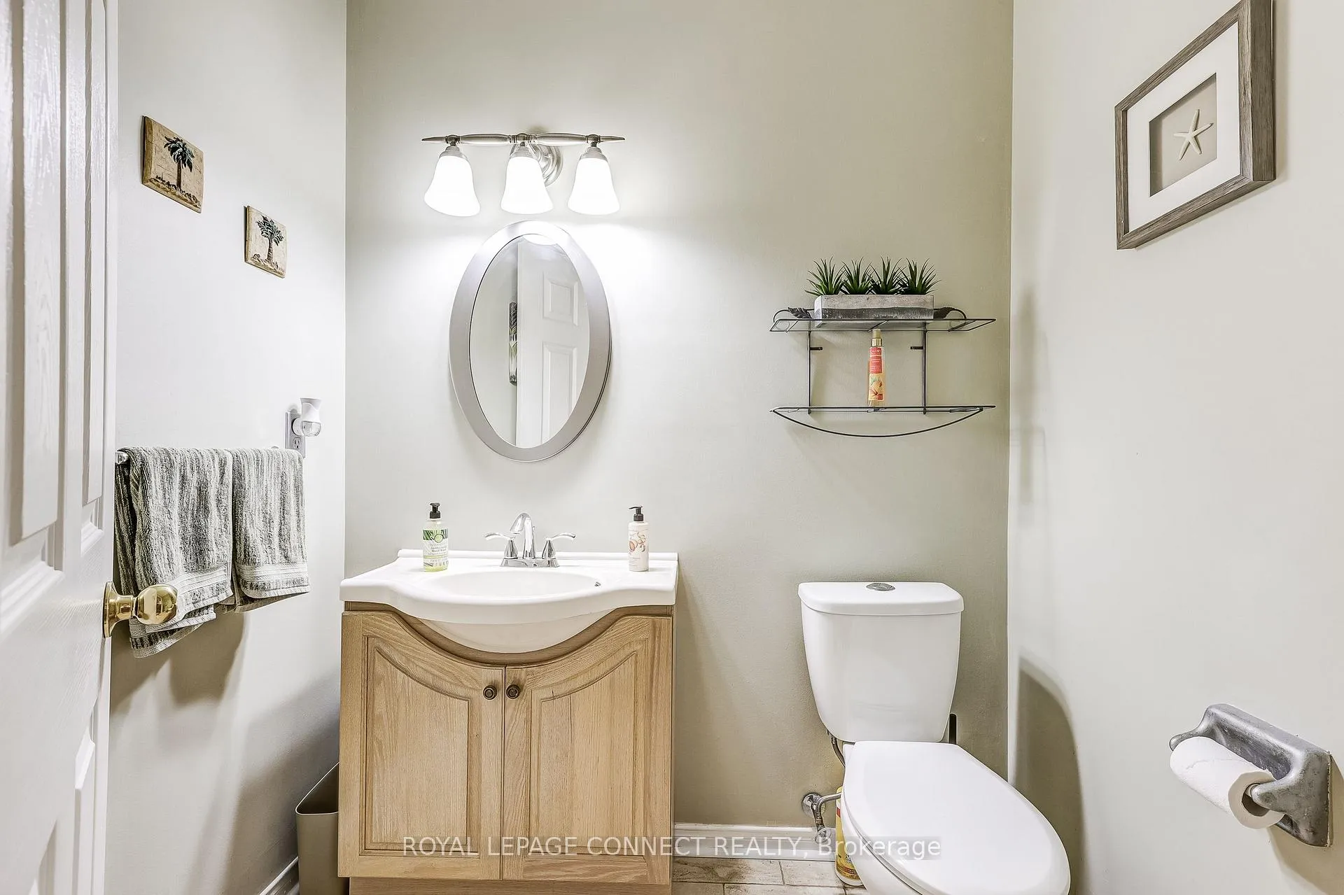 Photo 12 of 439 Woodsmere Crescent E, Pickering, Amberlea — HOMEH