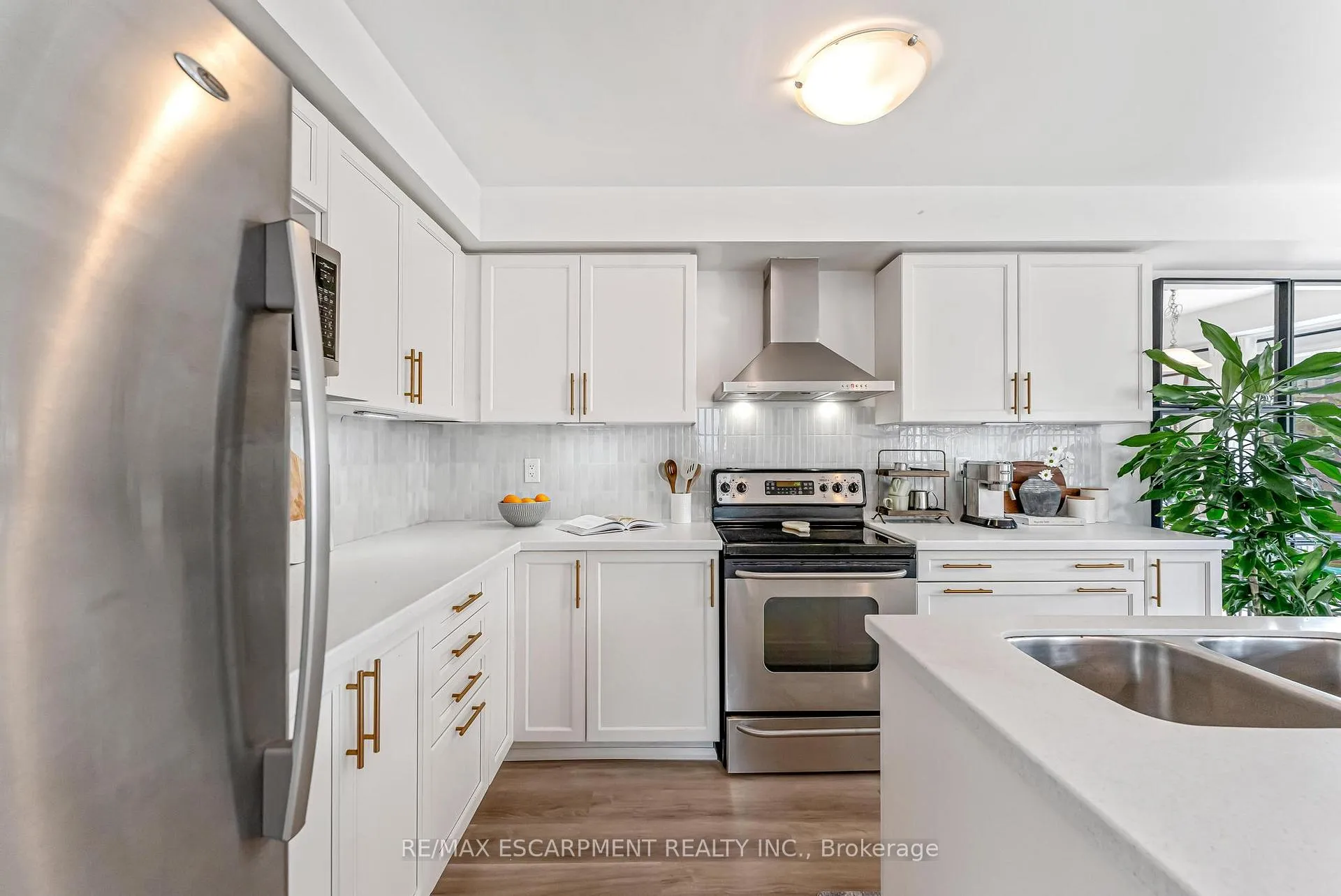 Photo 8 of 95 Thompson Road, Haldimand — HOMEH