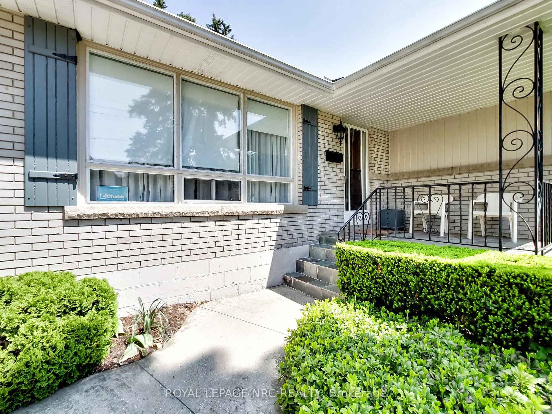 Photo 4 of 235 Seminole Road, Hamilton, Ancaster — HOMEH