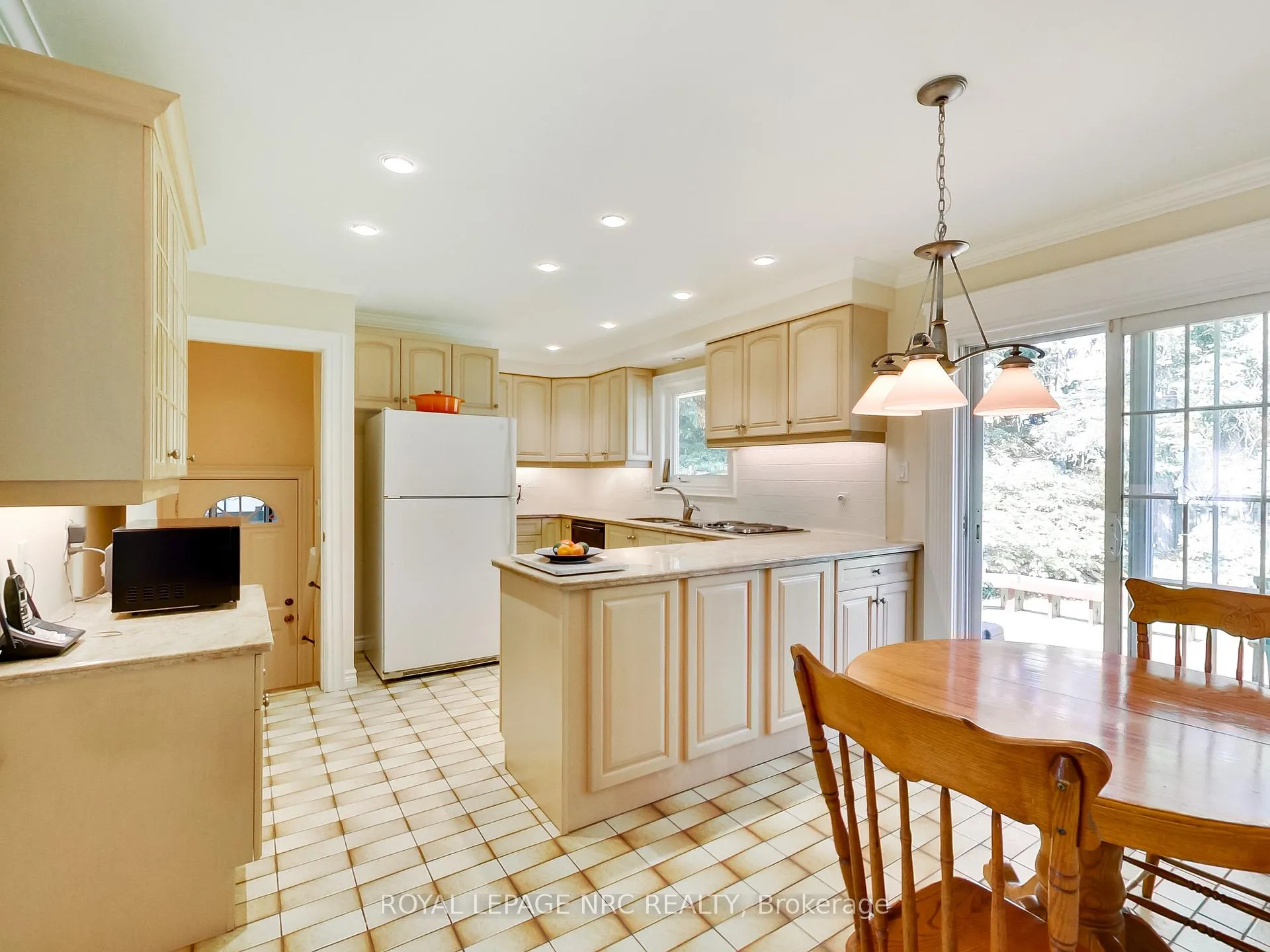 Photo 13 of 235 Seminole Road, Hamilton, Ancaster — HOMEH