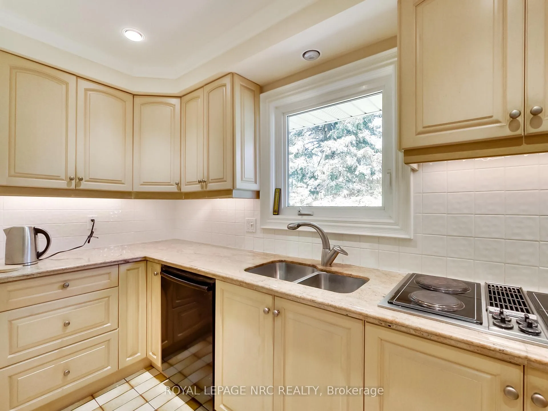 Photo 17 of 235 Seminole Road, Hamilton, Ancaster — HOMEH