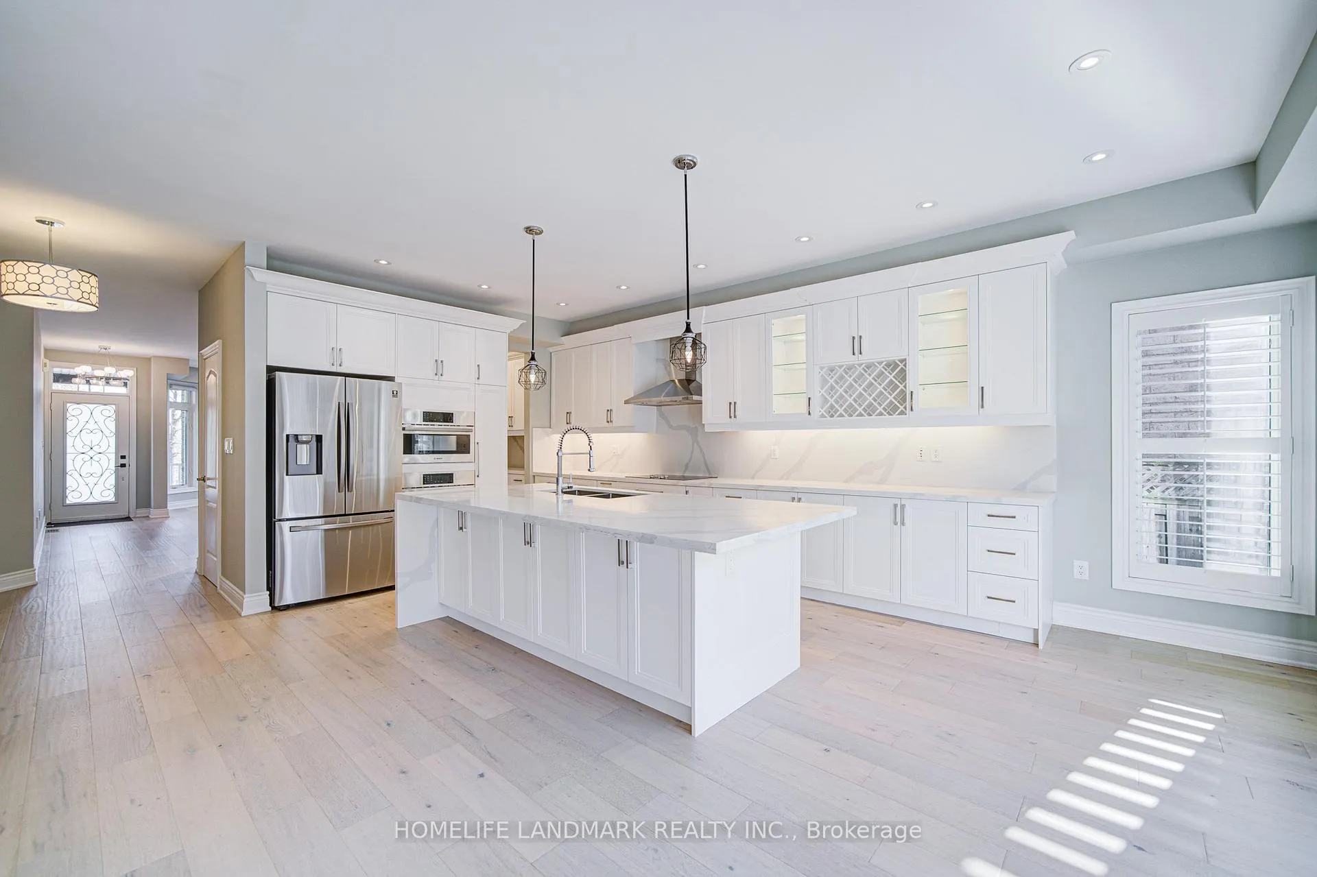 Photo 2 of 214 Alfred Paterson Drive, Markham, Greensborough — HOMEH