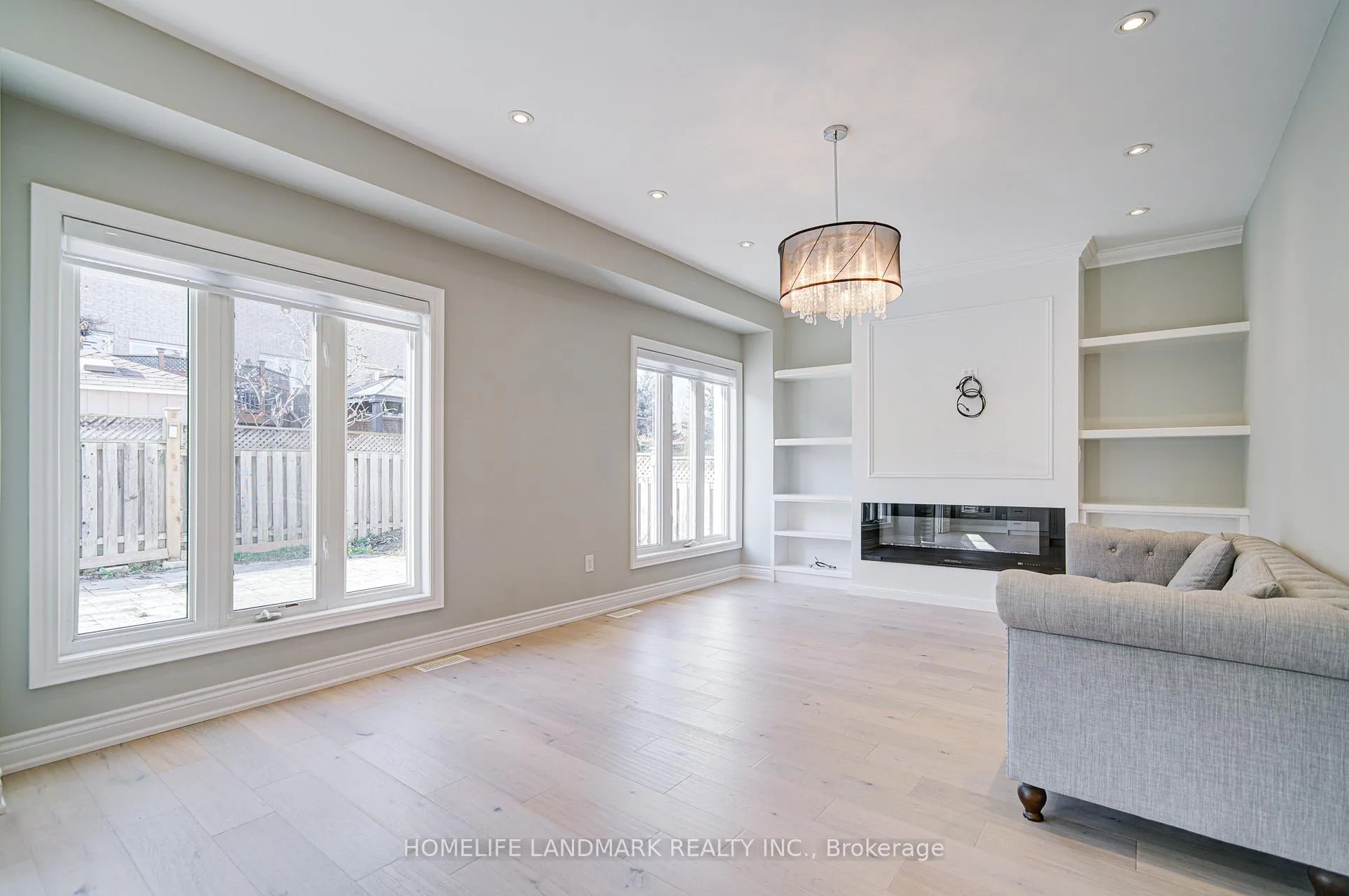 Photo 8 of 214 Alfred Paterson Drive, Markham, Greensborough — HOMEH