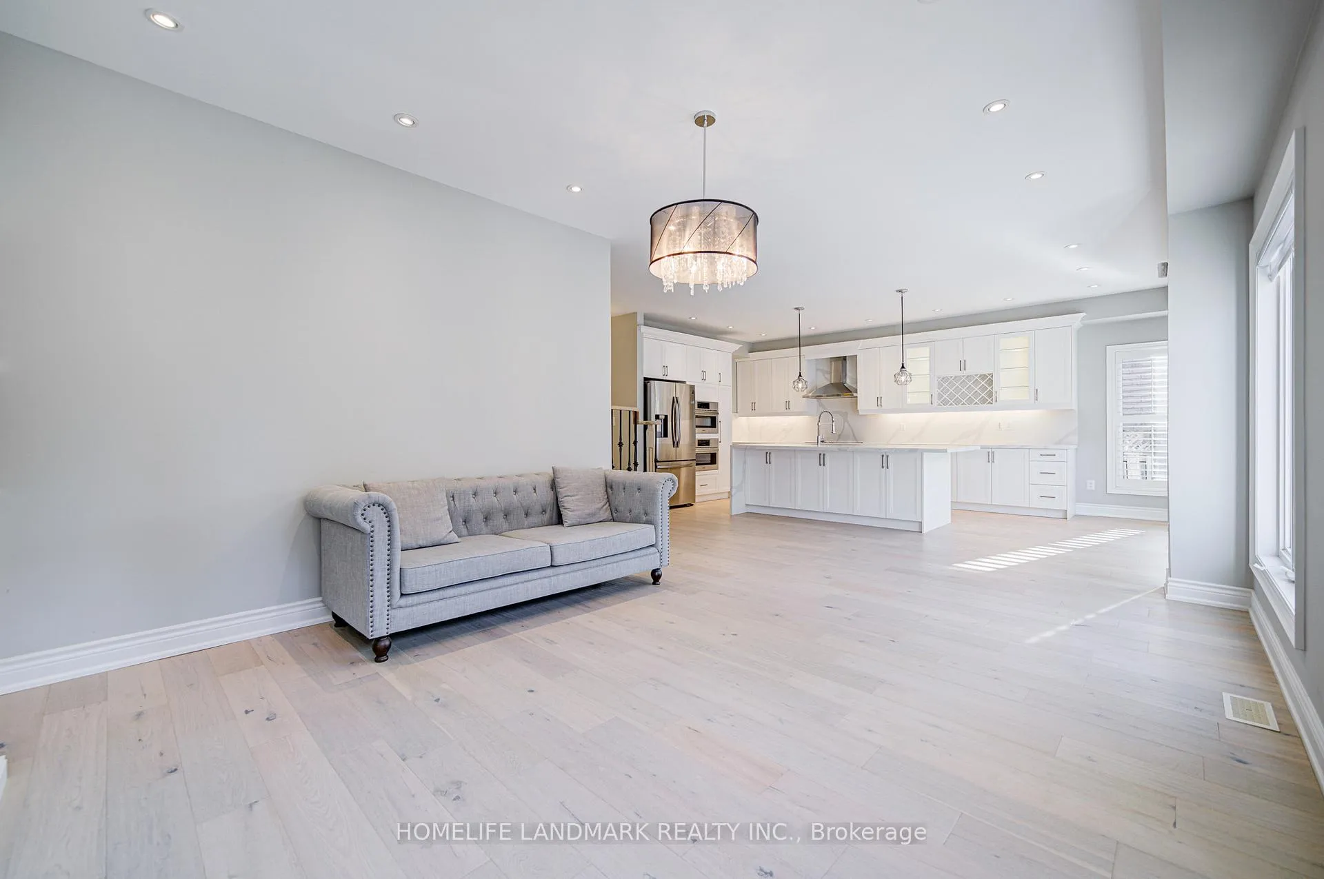 Photo 9 of 214 Alfred Paterson Drive, Markham, Greensborough — HOMEH