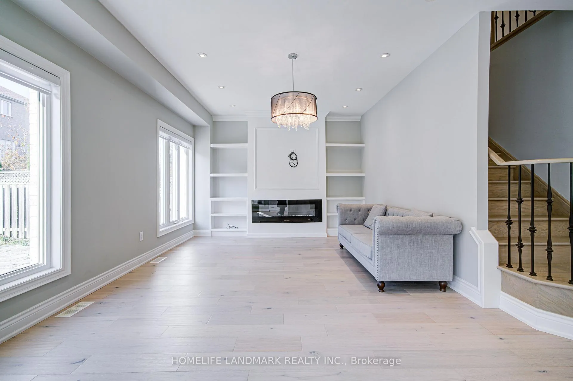 Photo 10 of 214 Alfred Paterson Drive, Markham, Greensborough — HOMEH