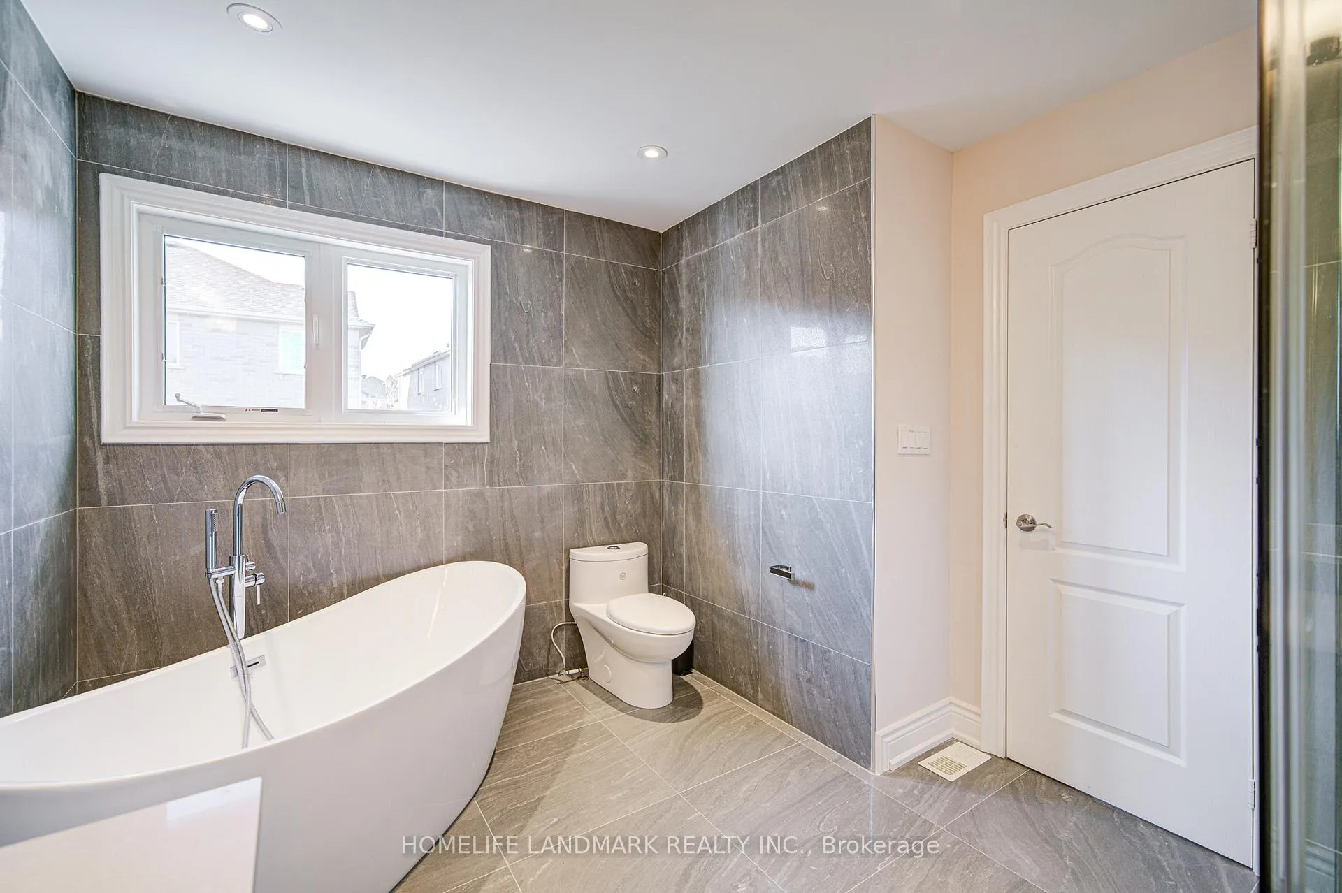 Photo 27 of 214 Alfred Paterson Drive, Markham, Greensborough — HOMEH