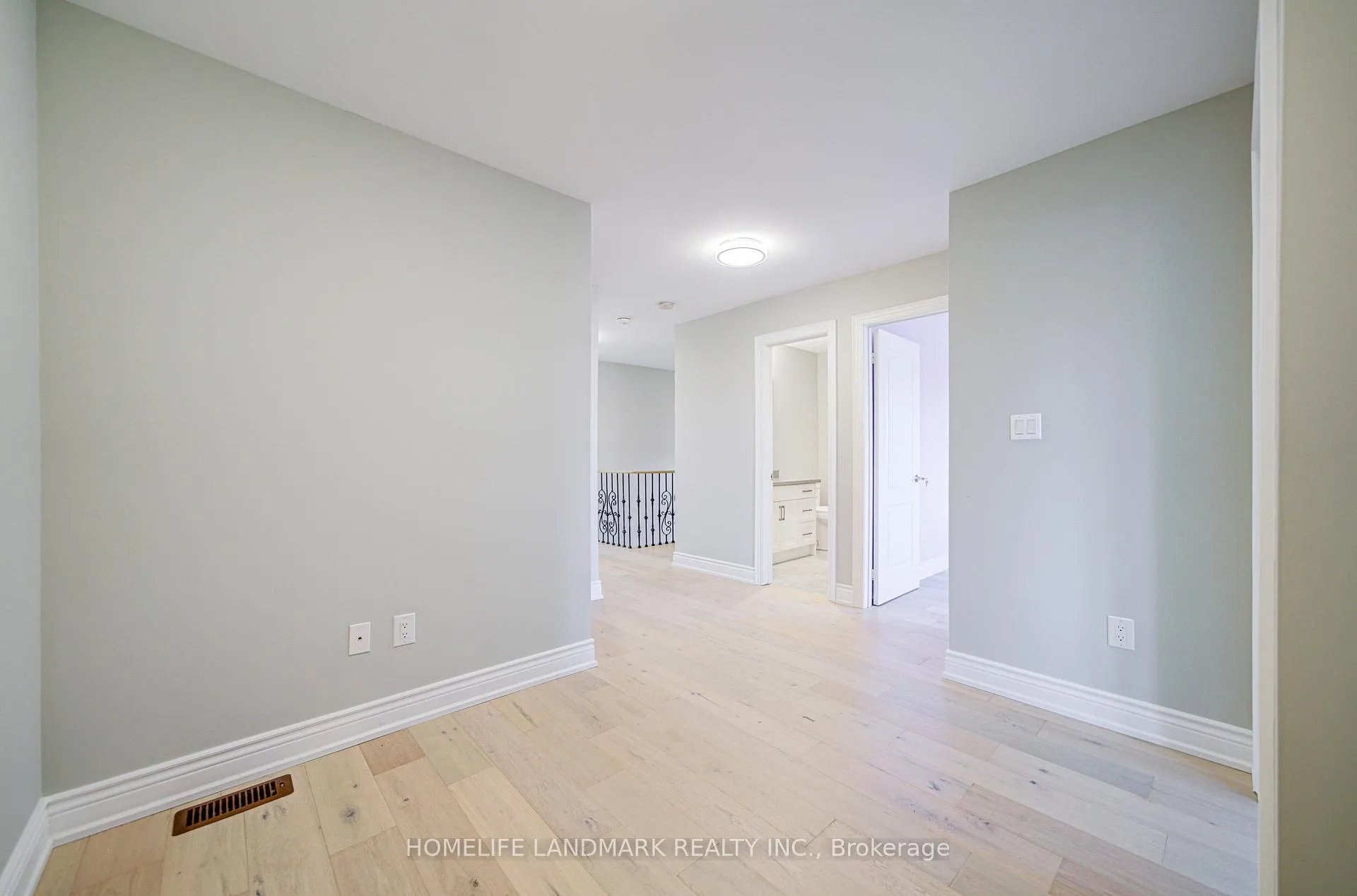 Photo 34 of 214 Alfred Paterson Drive, Markham, Greensborough — HOMEH