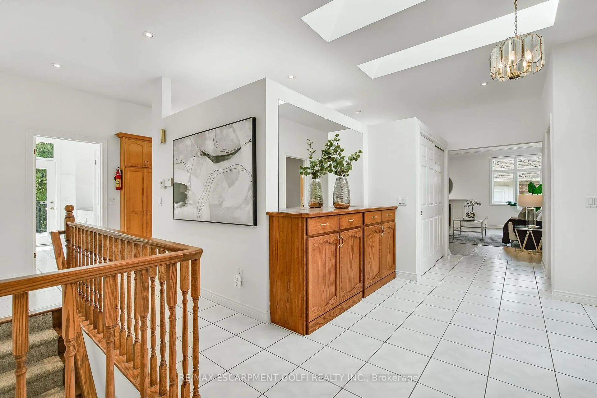 Photo 6 of 128 Grindstone Way, Hamilton, Dundas — HOMEH