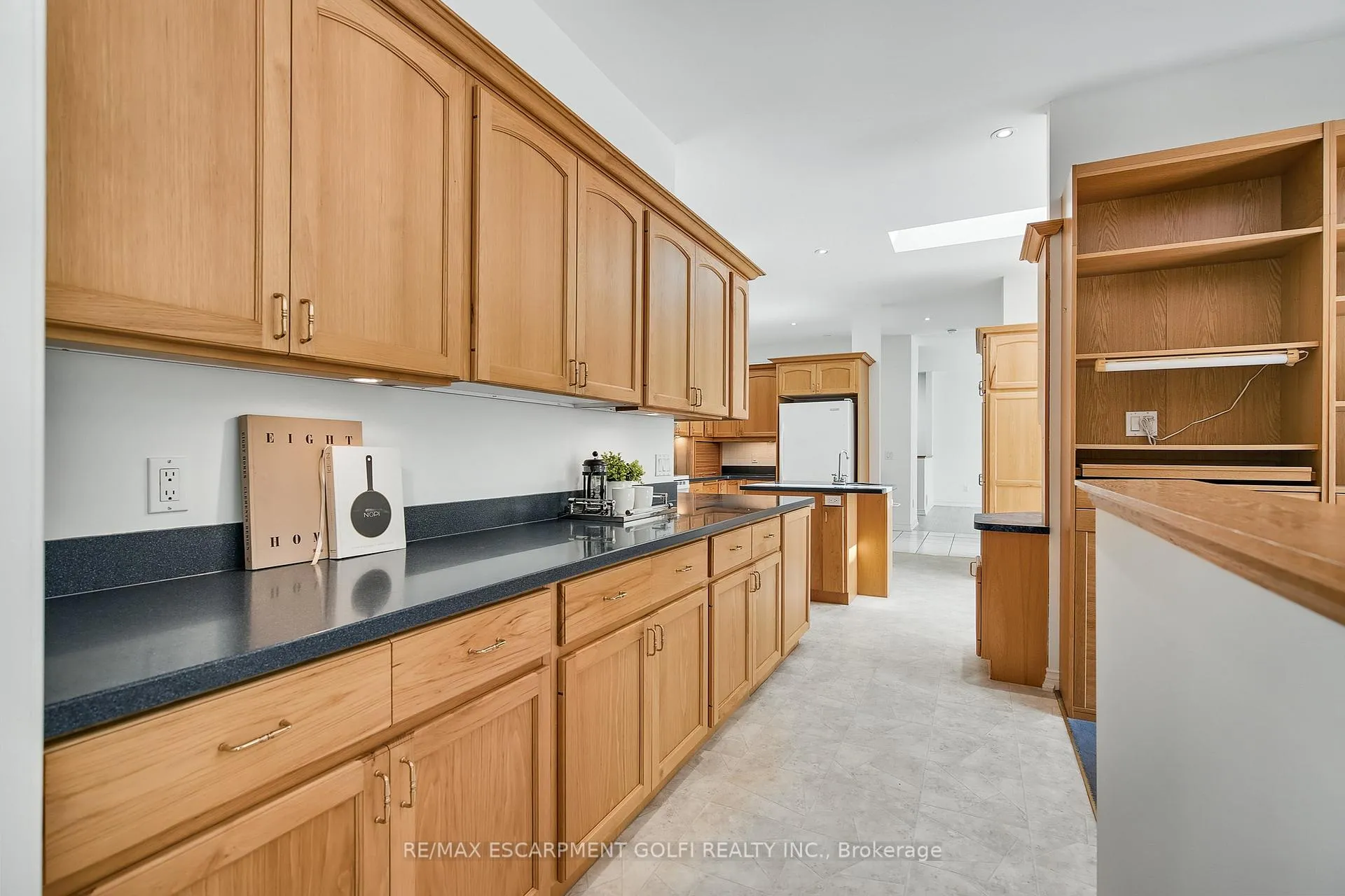 Photo 13 of 128 Grindstone Way, Hamilton, Dundas — HOMEH