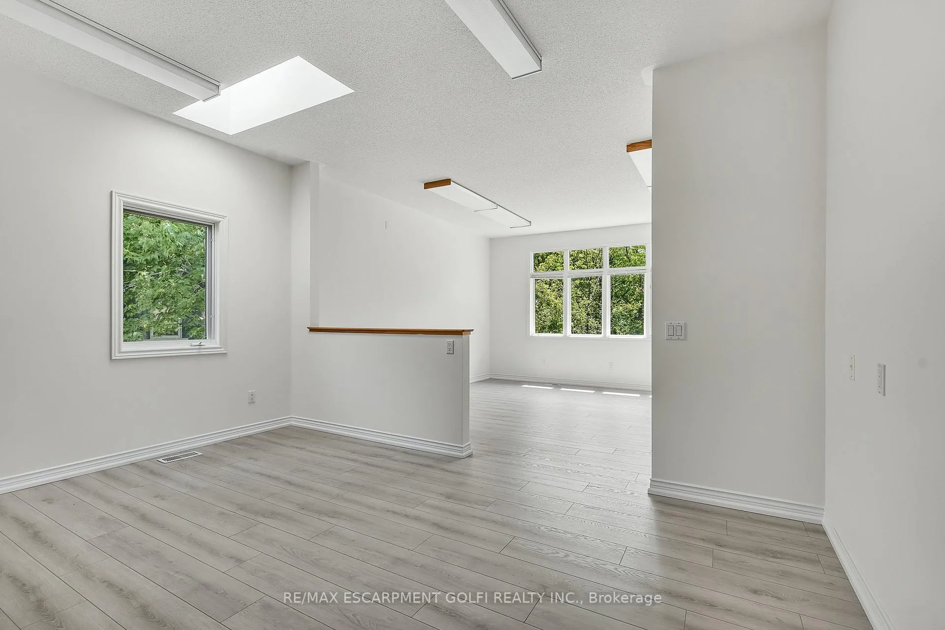 Photo 19 of 128 Grindstone Way, Hamilton, Dundas — HOMEH