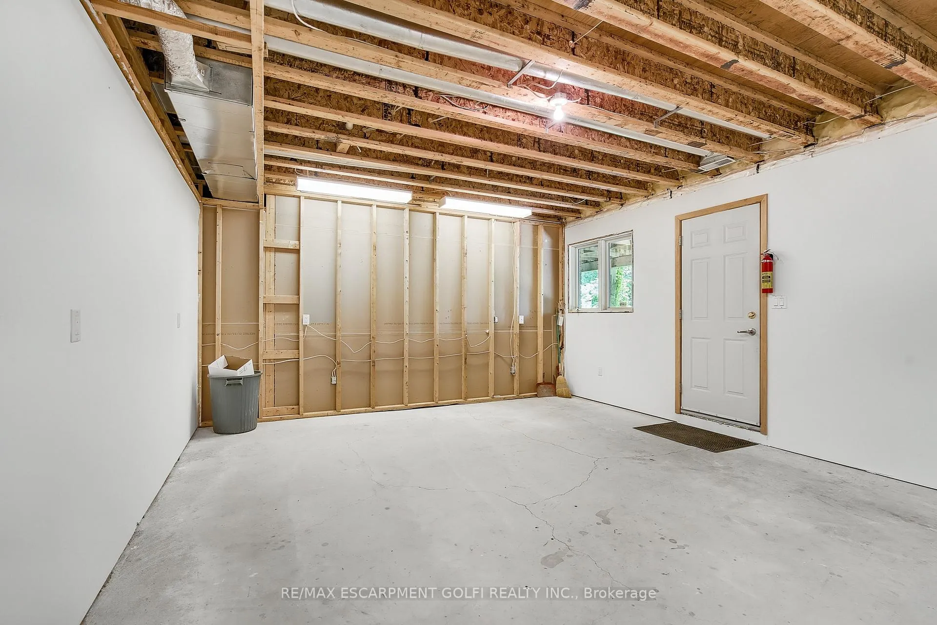 Photo 24 of 128 Grindstone Way, Hamilton, Dundas — HOMEH