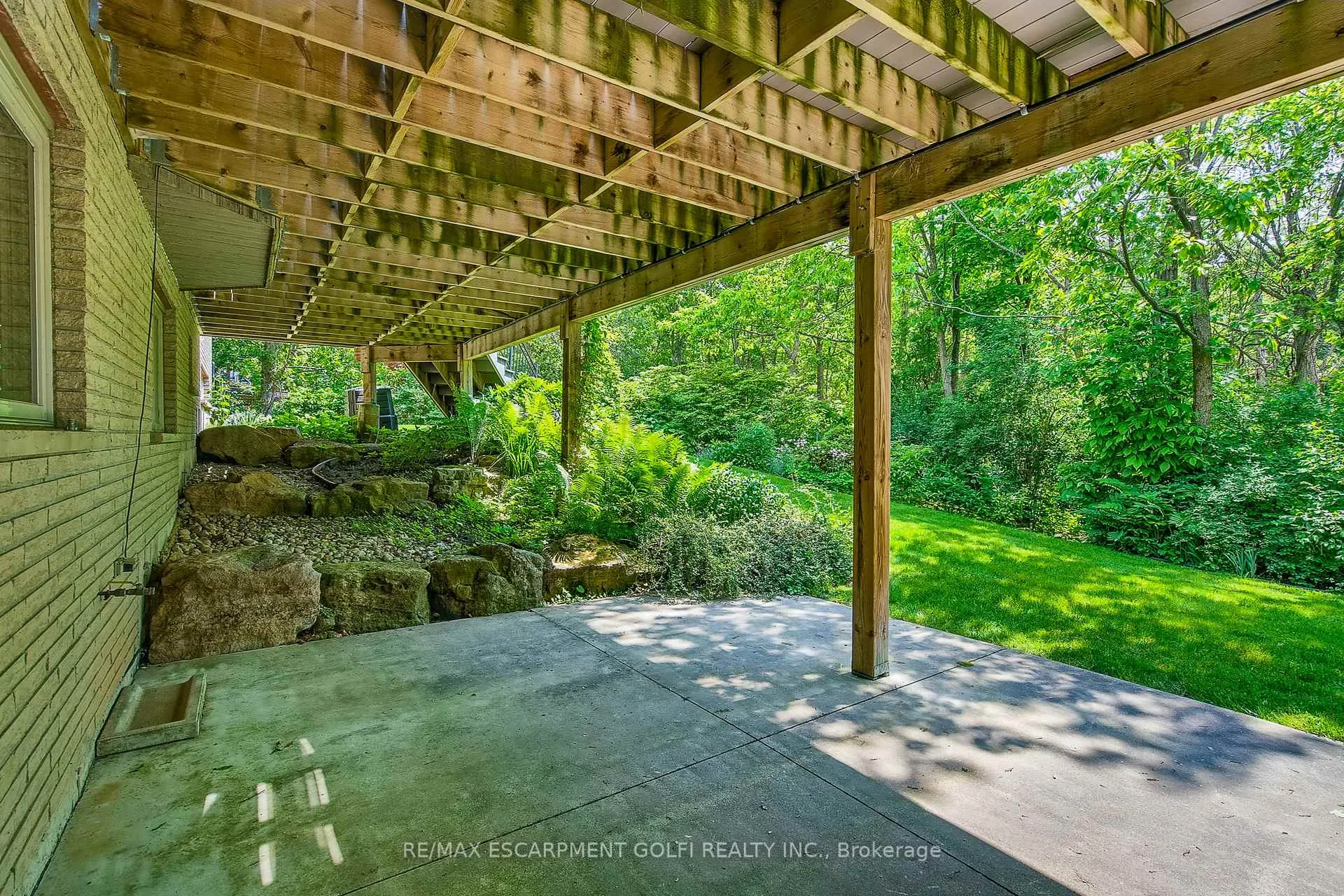 Photo 25 of 128 Grindstone Way, Hamilton, Dundas — HOMEH
