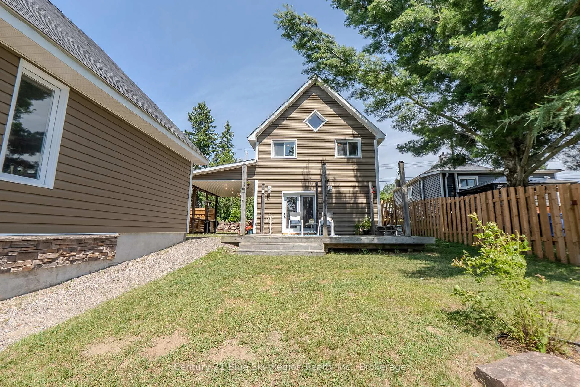 Photo 2 of 28 Tamerack Avenue, West Nipissing, Sturgeon Falls — HOMEH