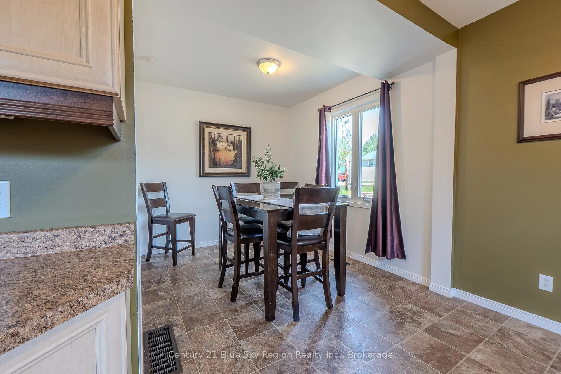 Photo 14 of 28 Tamerack Avenue, West Nipissing, Sturgeon Falls — HOMEH