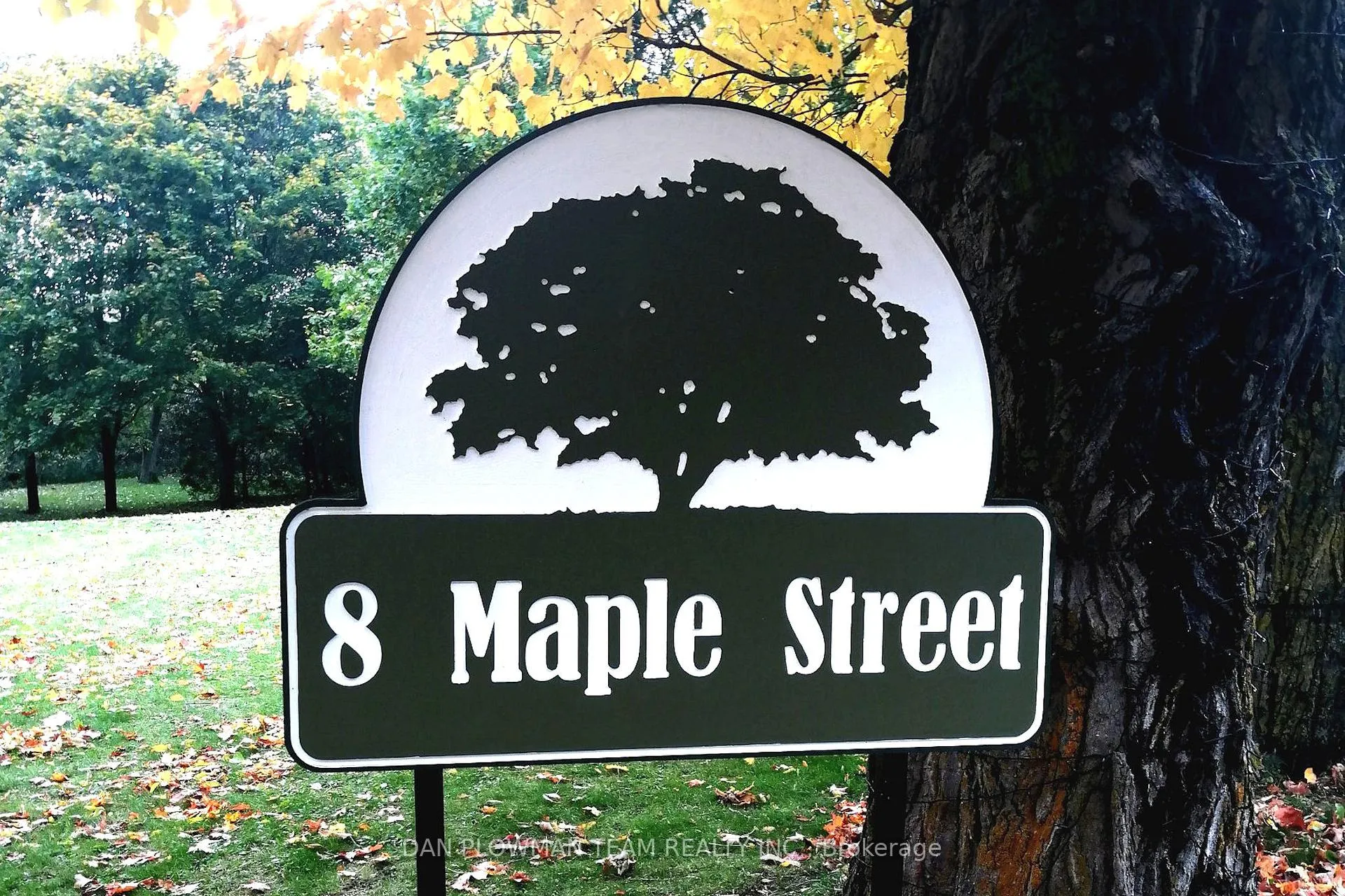 Photo 2 of 8 Maple Street, Clarington, Rural Clarington — HOMEH