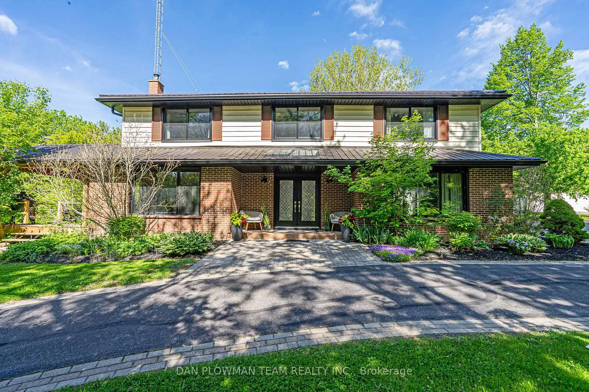 Photo 3 of 8 Maple Street, Clarington, Rural Clarington — HOMEH