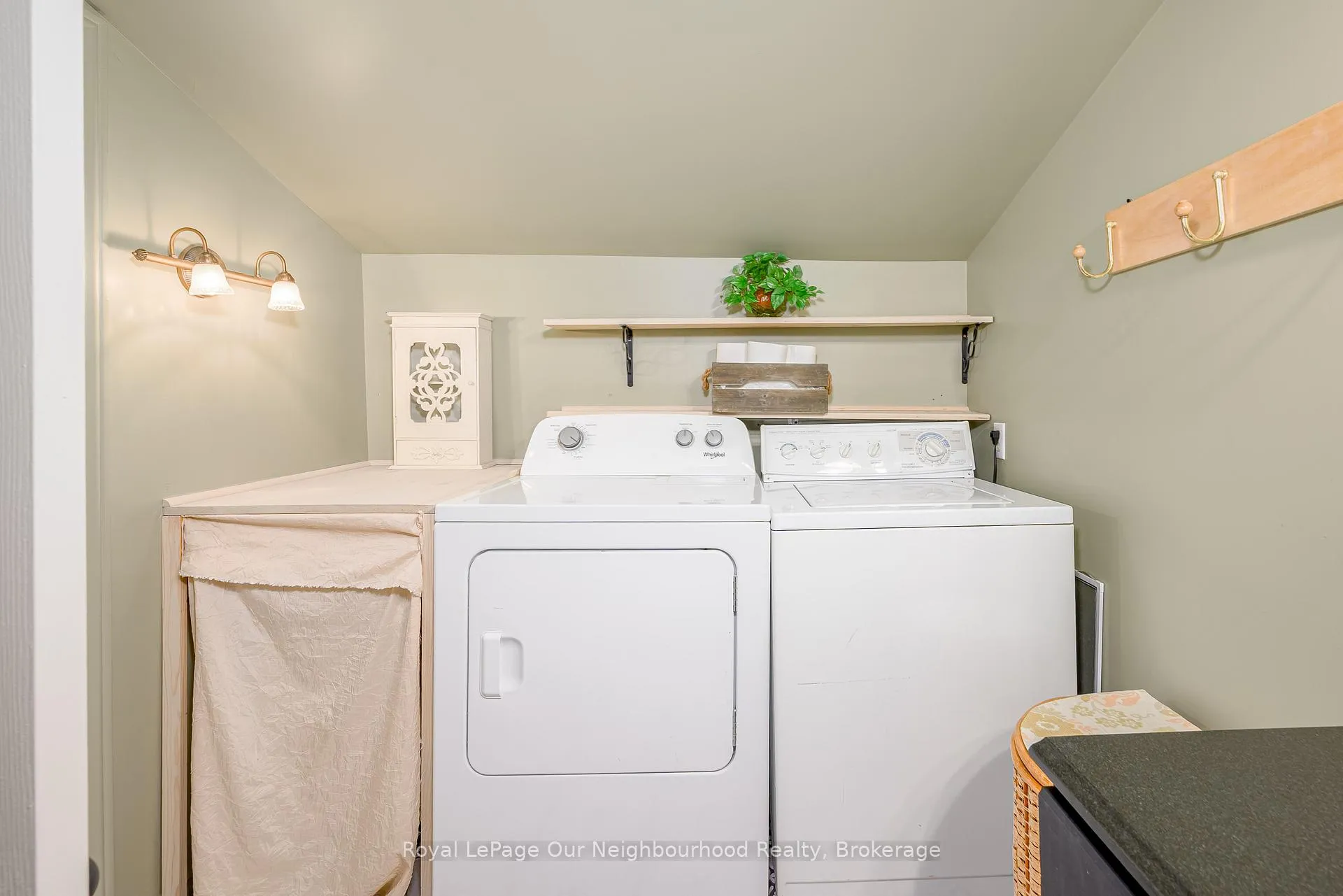 Photo 19 of 411 Moira Street W, Tweed, Tweed (Village) — HOMEH