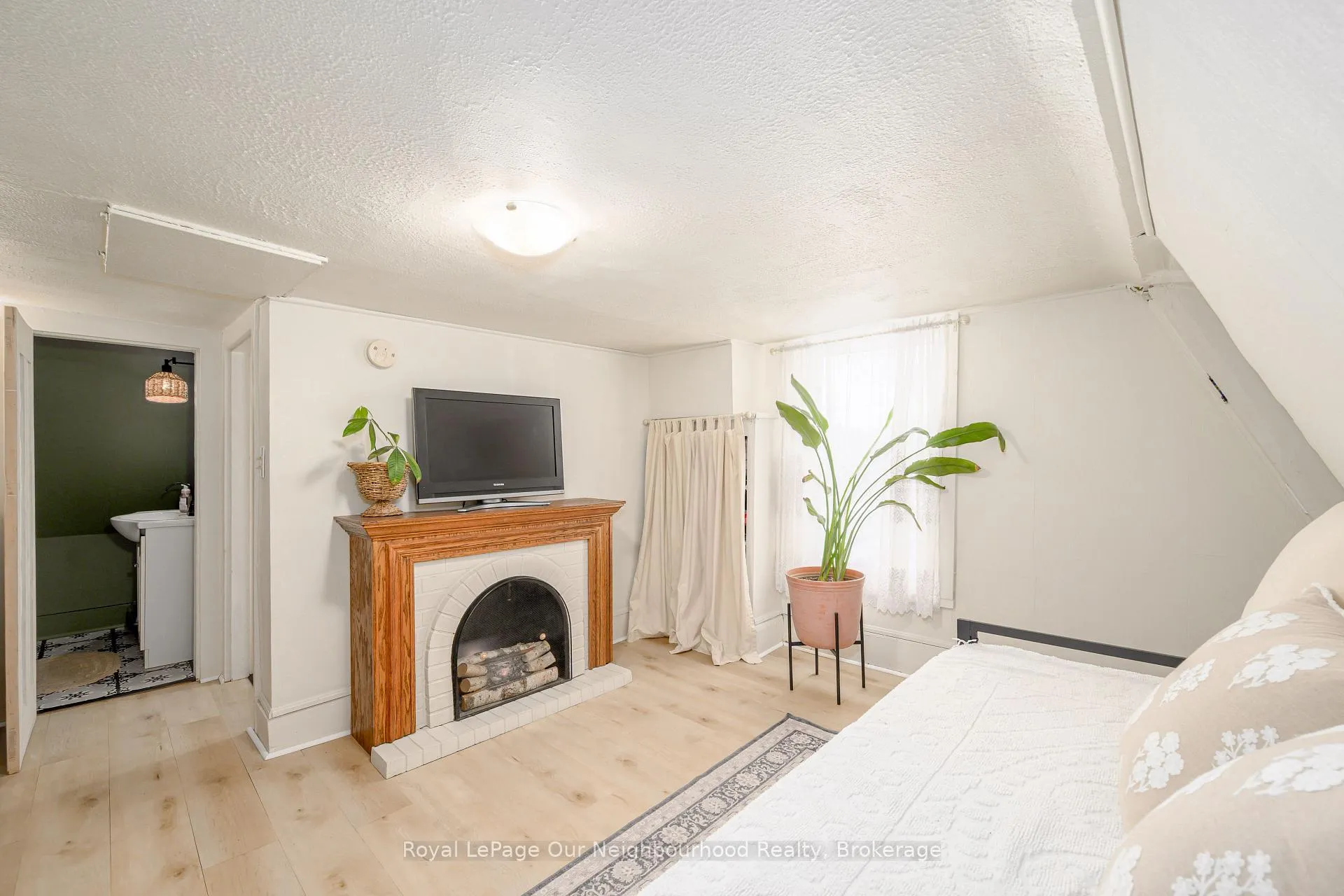 Photo 20 of 411 Moira Street W, Tweed, Tweed (Village) — HOMEH