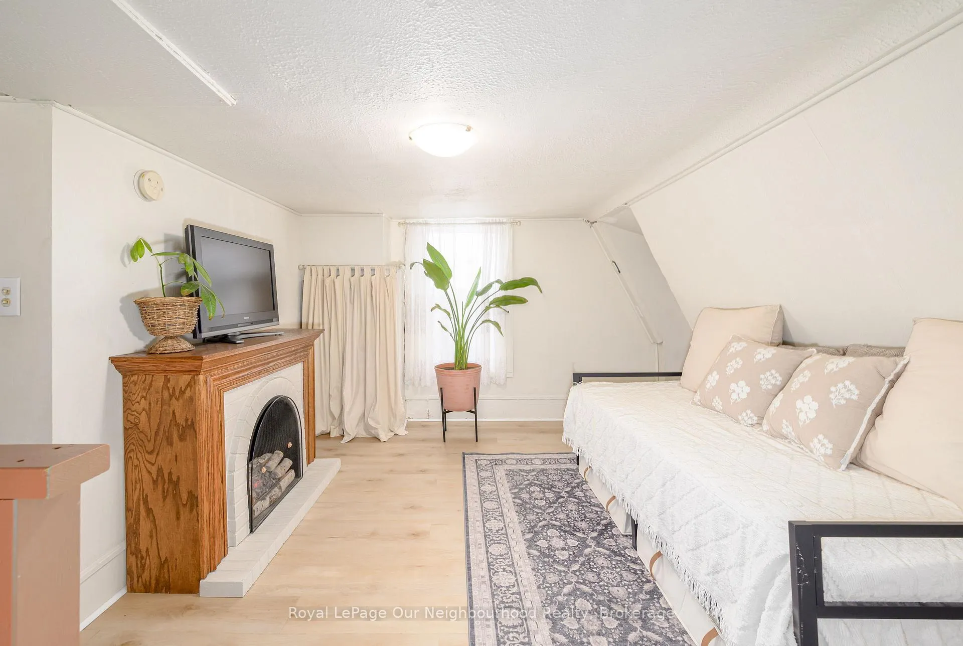 Photo 26 of 411 Moira Street W, Tweed, Tweed (Village) — HOMEH