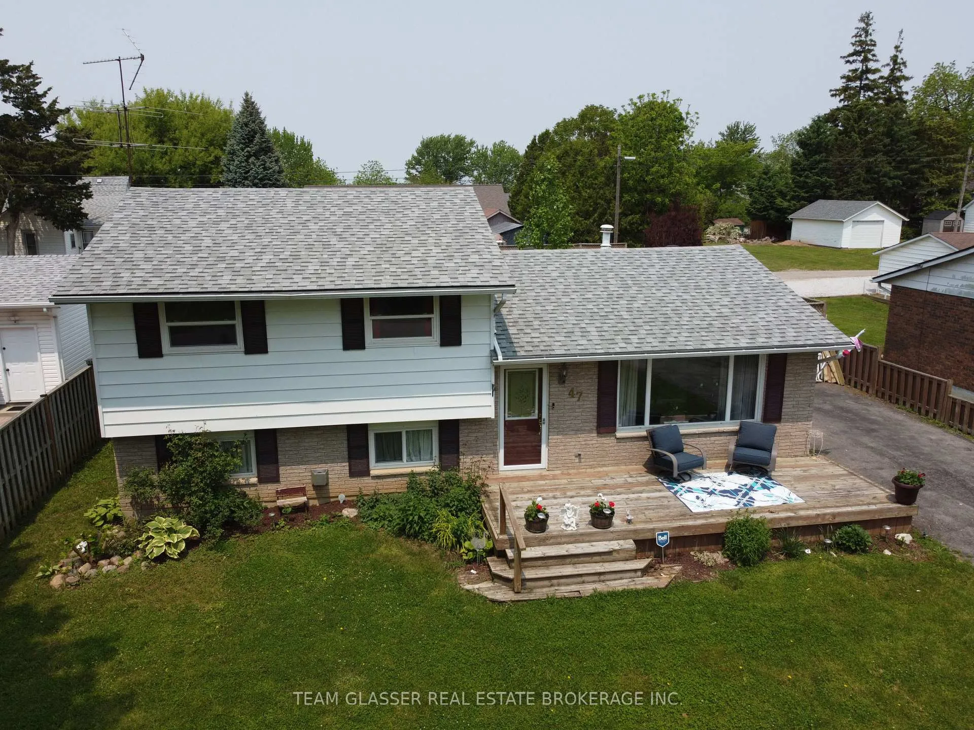 Front of 47B York Street W