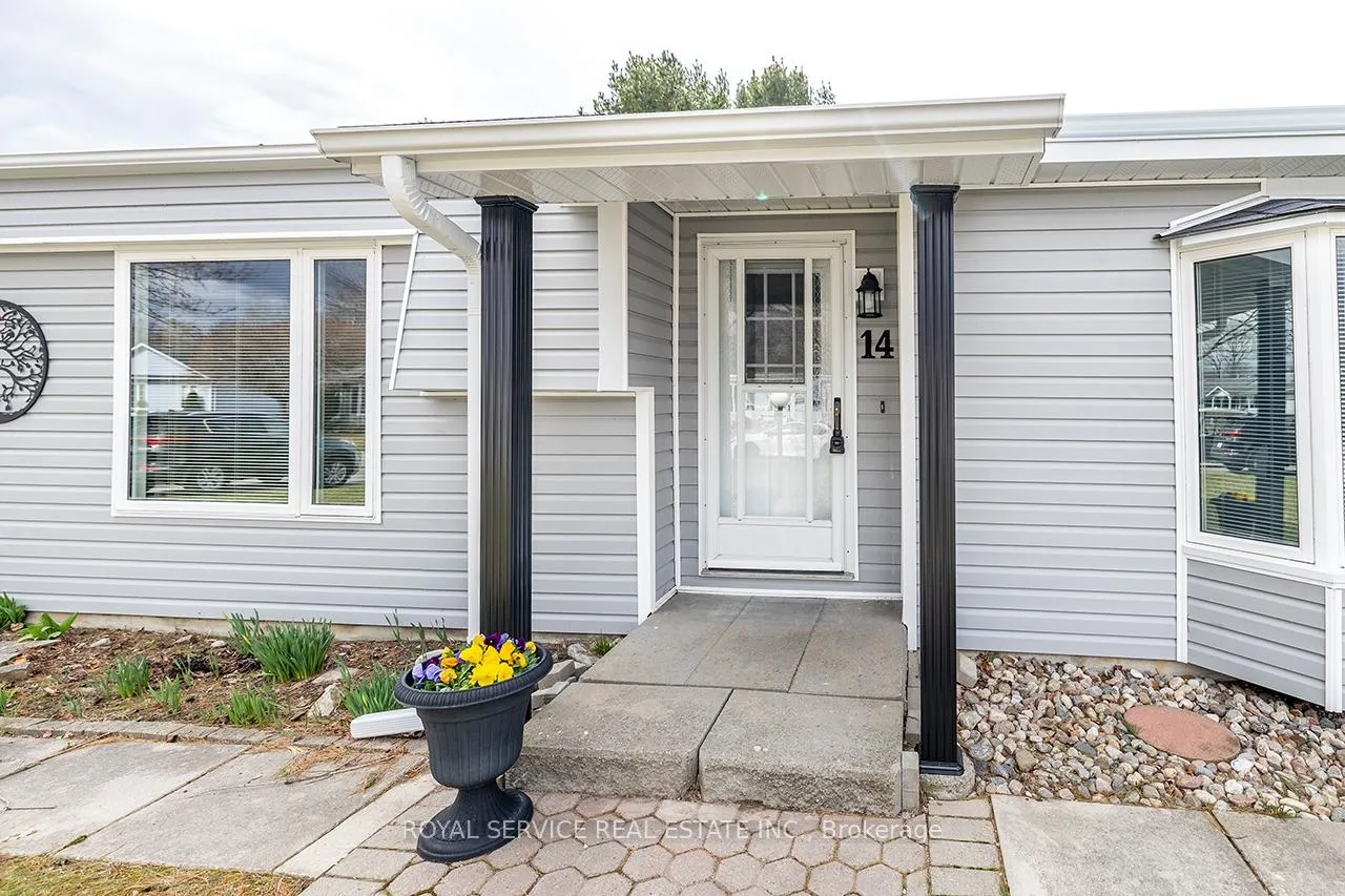 Photo 2 of 14 Fairway Drive, Clarington, Newcastle — HOMEH