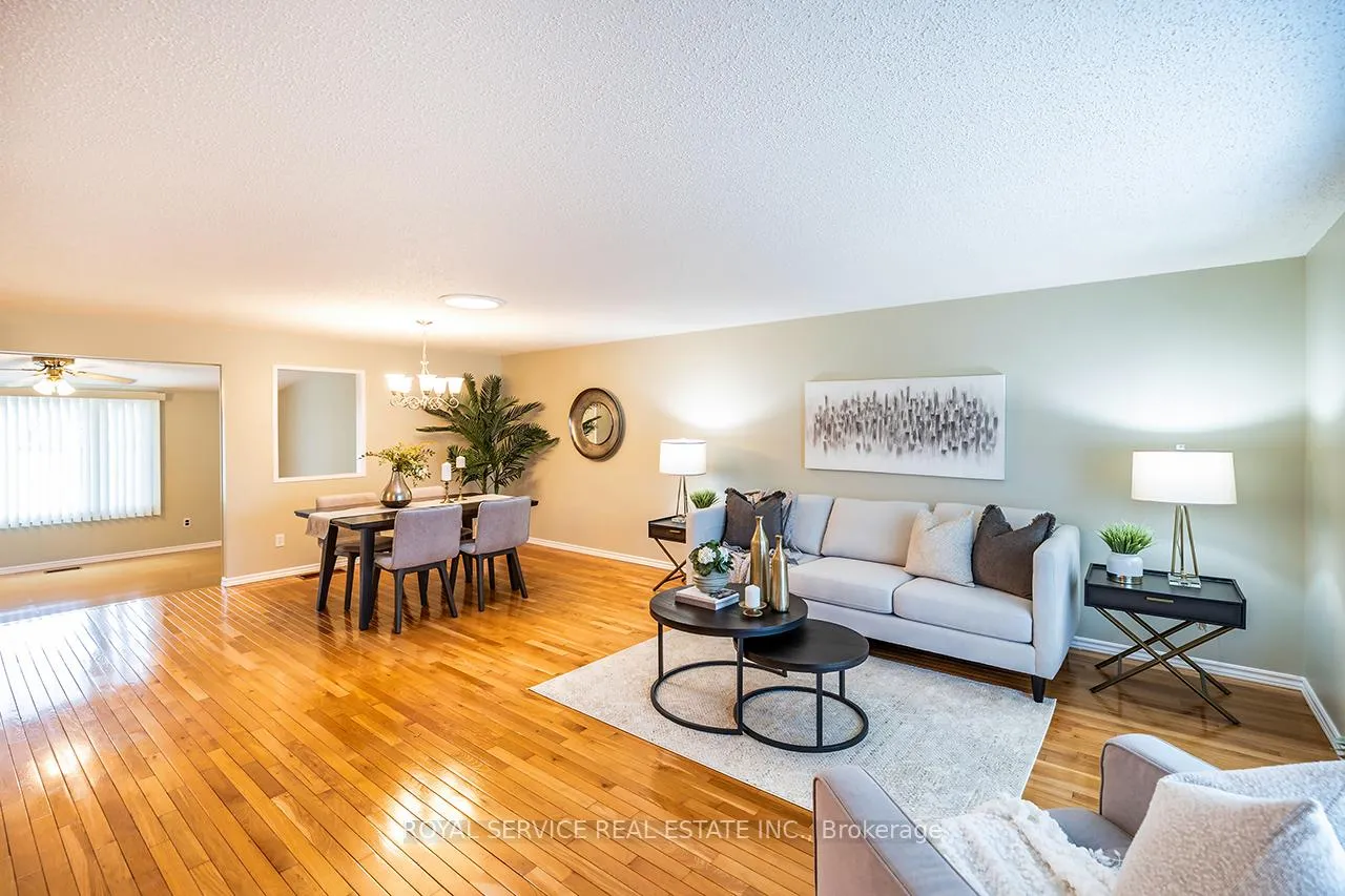 Photo 5 of 14 Fairway Drive, Clarington, Newcastle — HOMEH