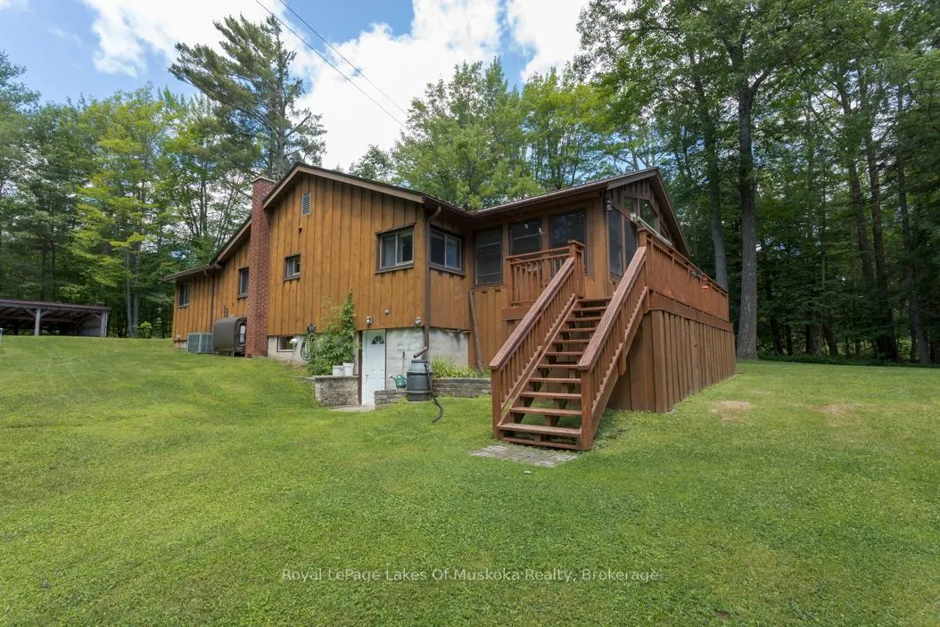 Photo 2 of 10 Muskoka Pines Road, Bracebridge, Draper — HOMEH