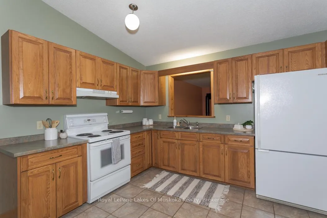 Photo 17 of 10 Muskoka Pines Road, Bracebridge, Draper — HOMEH