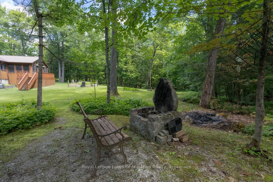 Photo 45 of 10 Muskoka Pines Road, Bracebridge, Draper — HOMEH