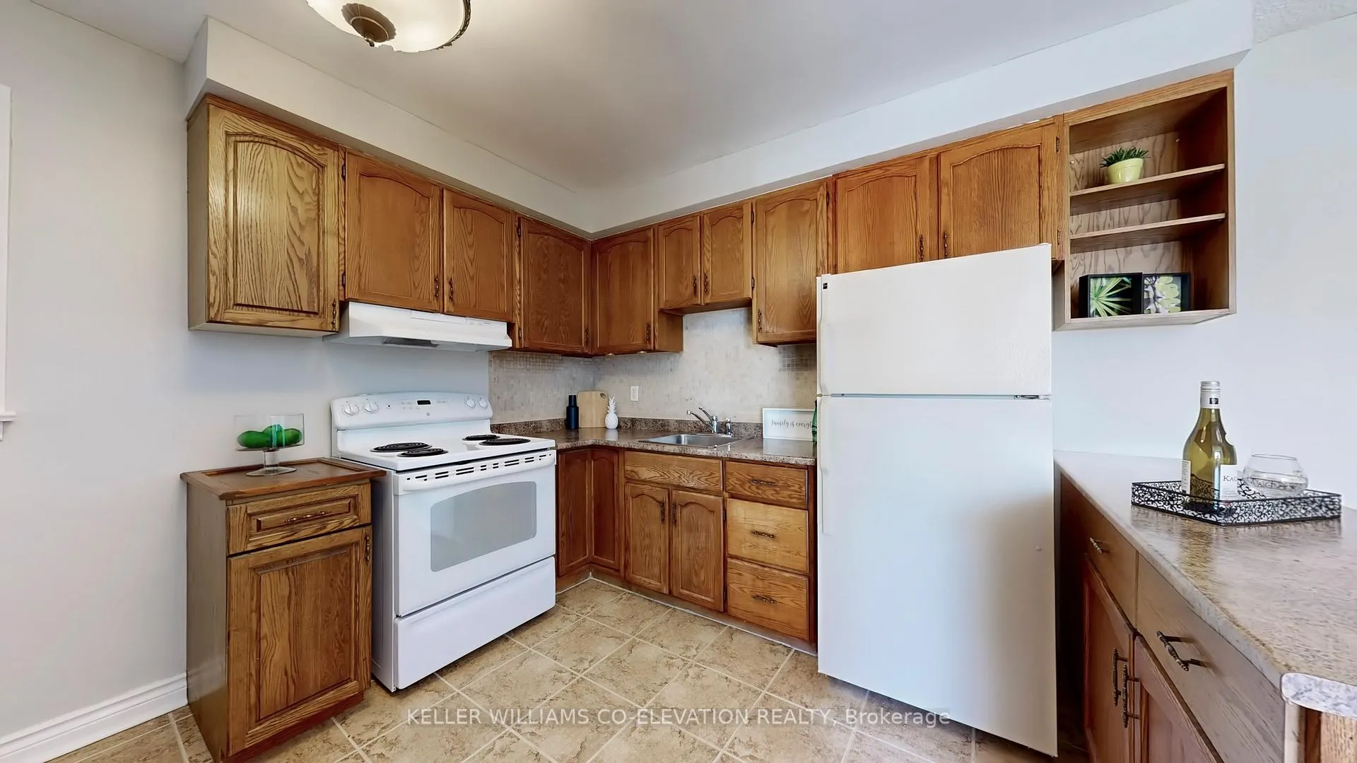 Photo 9 of 1465 Danforth Road, Scarborough, Bendale — HOMEH