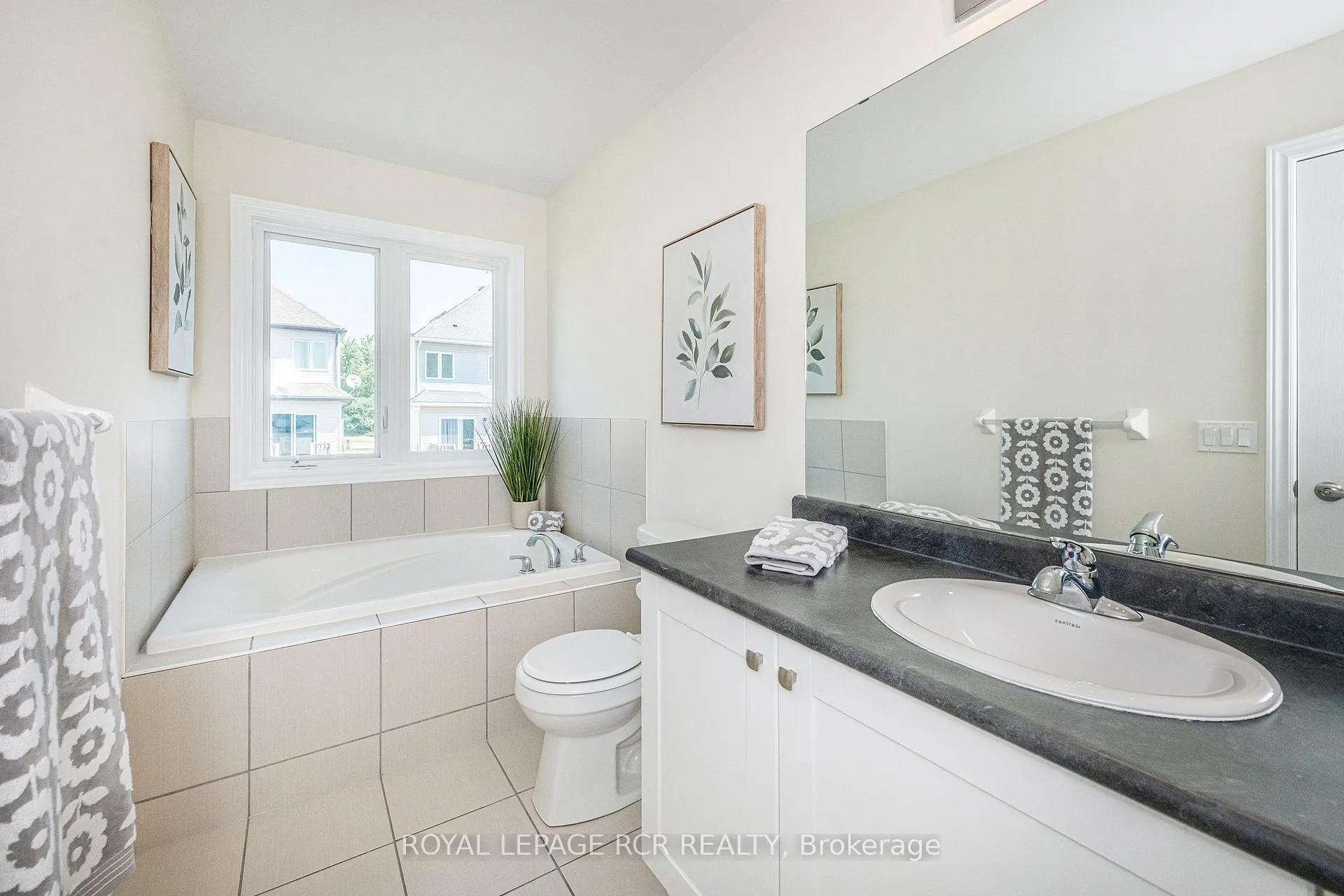 Photo 16 of 770 Cook Crescent, Shelburne — HOMEH