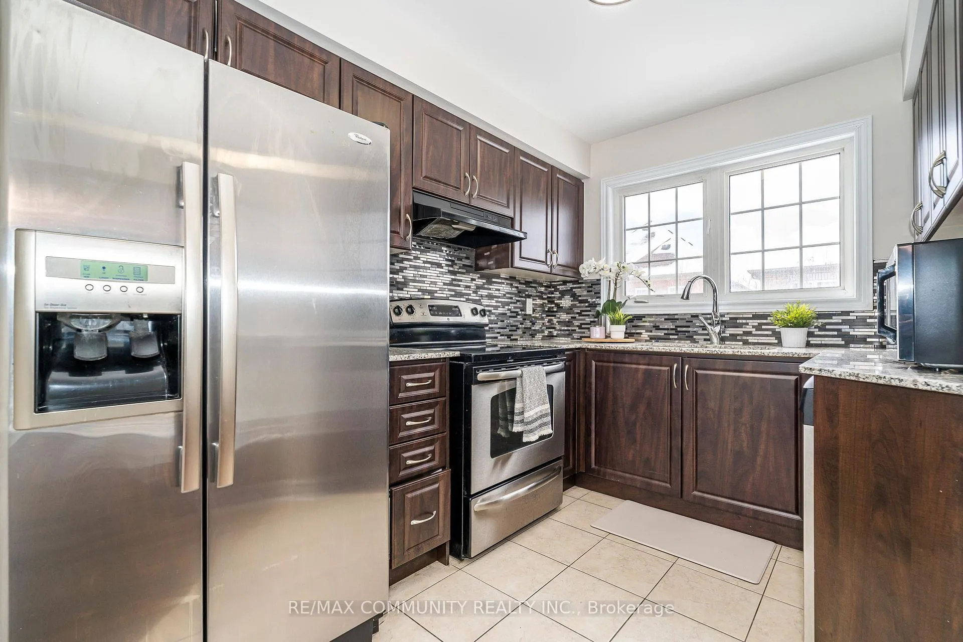 Photo 4 of 18 Cooperage Lane, Ajax, Central East — HOMEH