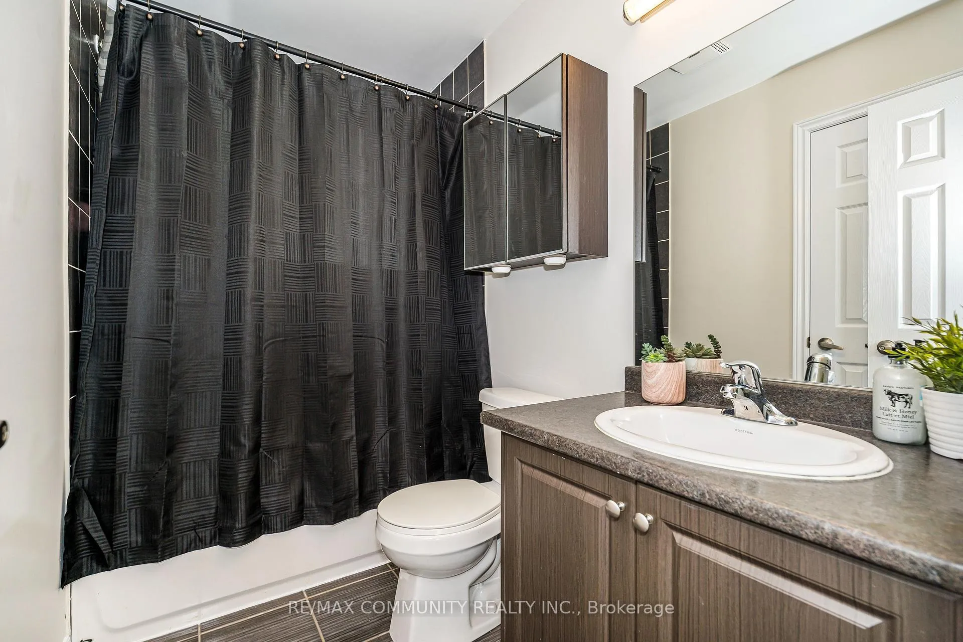 Photo 9 of 18 Cooperage Lane, Ajax, Central East — HOMEH